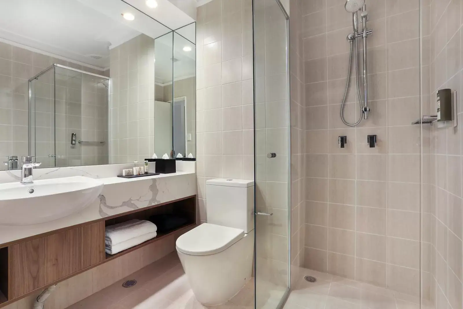 Bathroom in Killara Hotel & Suites