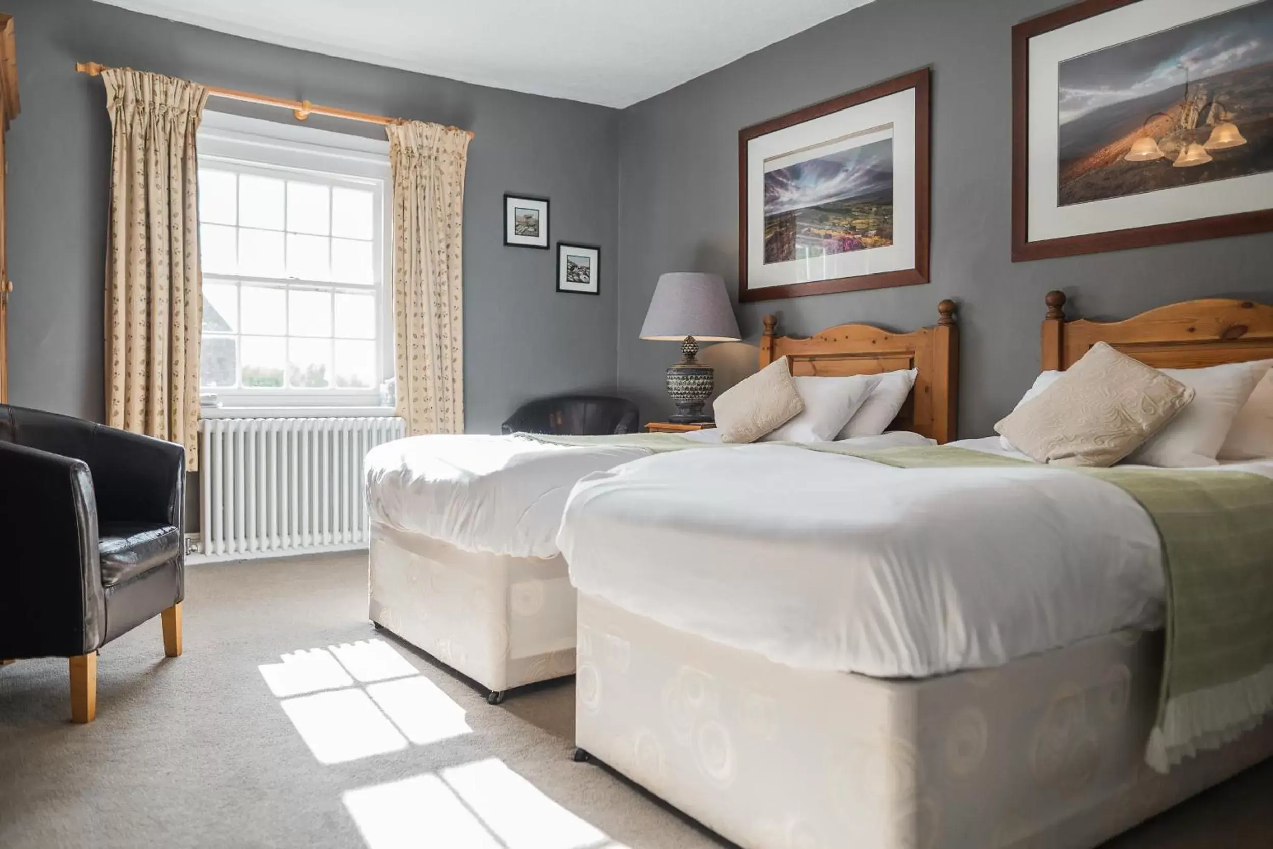 Bathroom, Bed in The Old Hall Inn