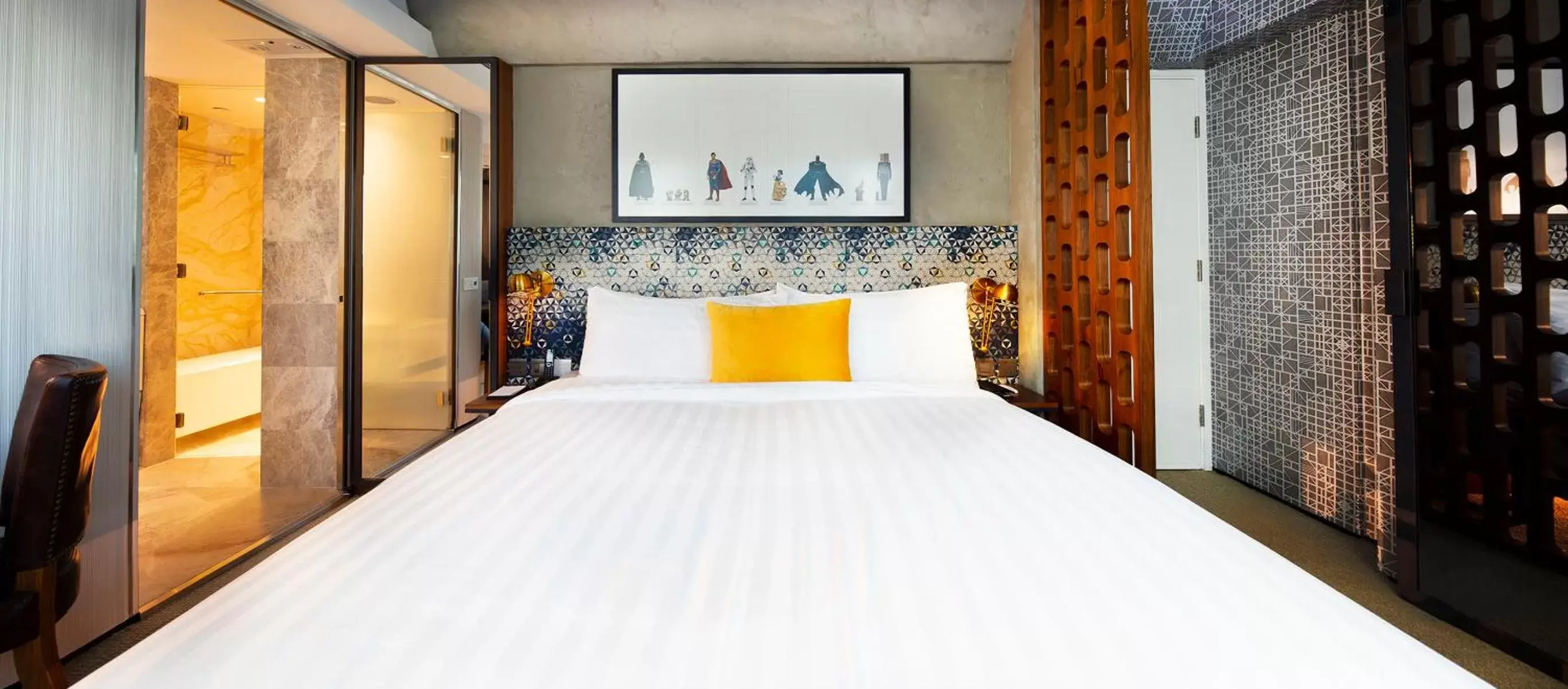 Photo of the whole room, Bed in Ovolo Central