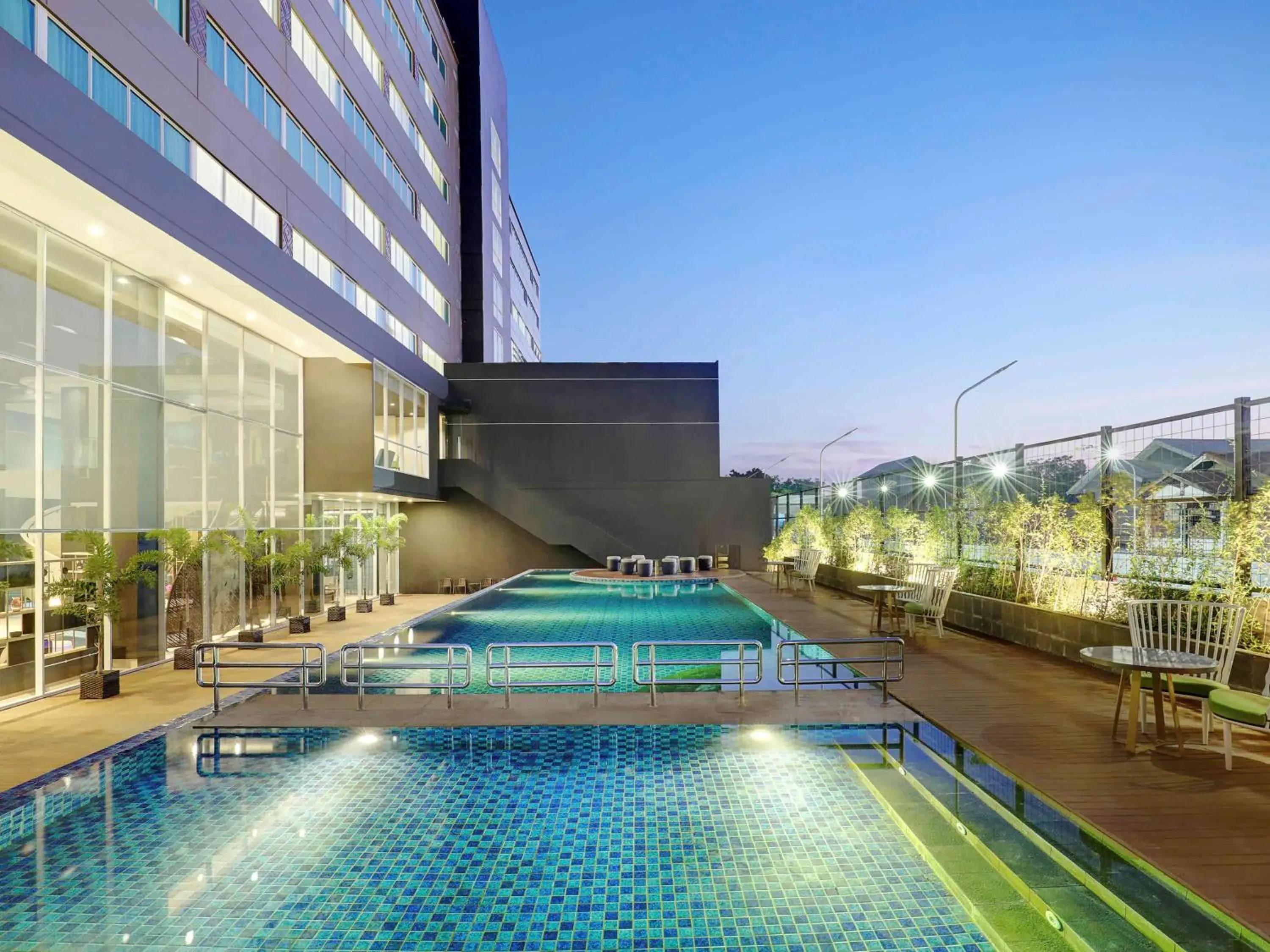 Spa and wellness centre/facilities, Swimming Pool in Mercure Makassar Nexa Pettarani