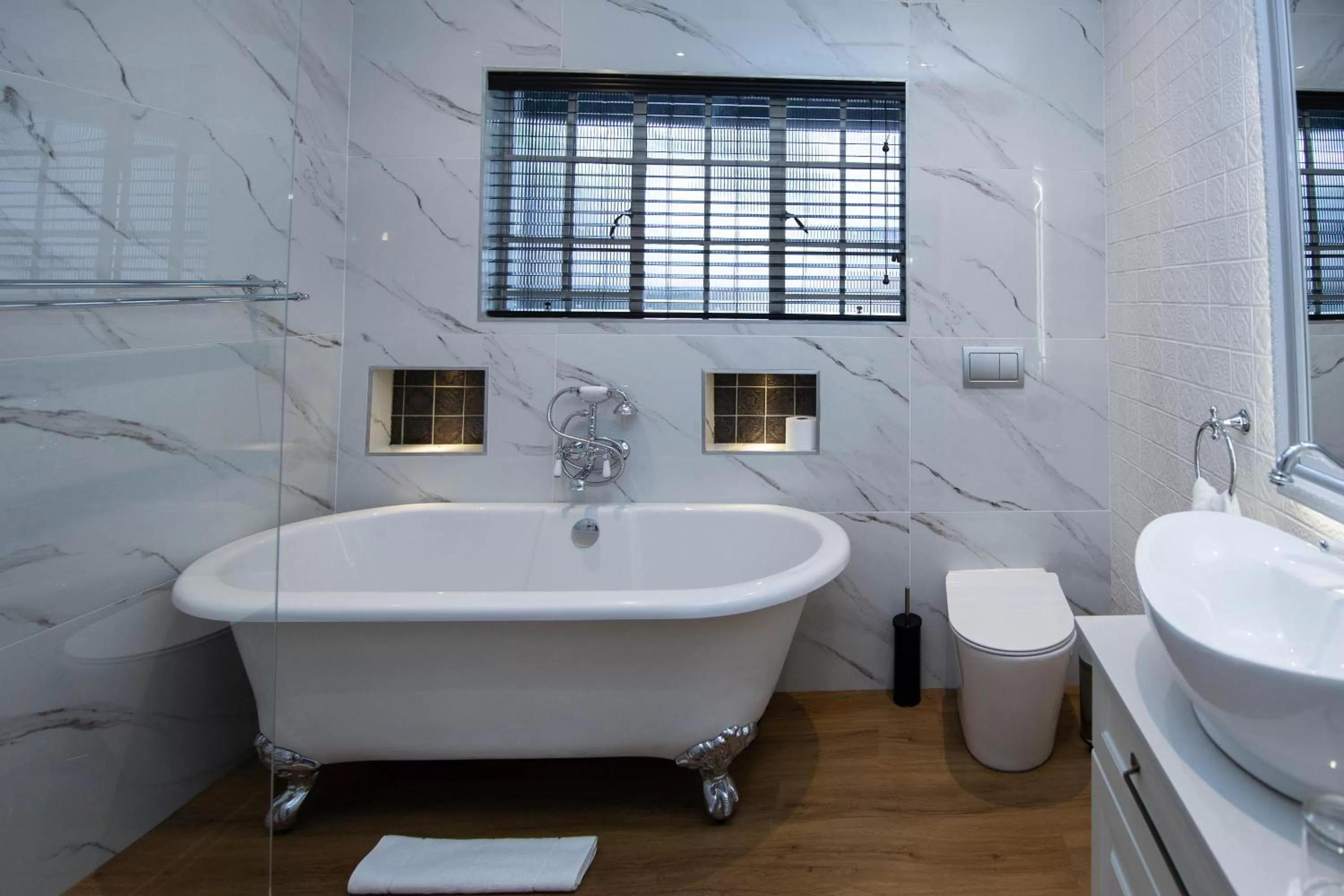 Bathroom in Milner House Kimberley