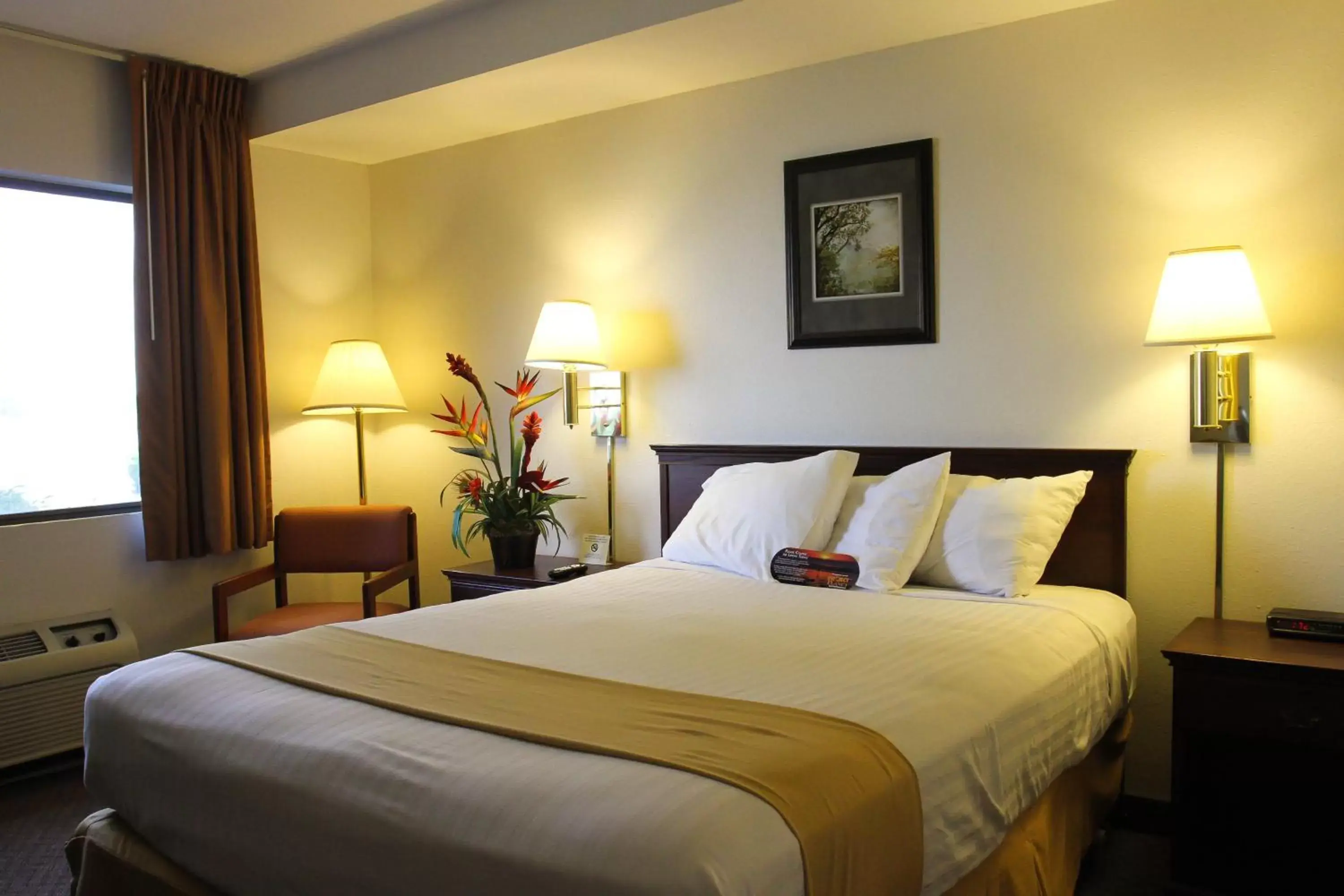 Bed in Clover Island Inn Bed in Clover Island Inn