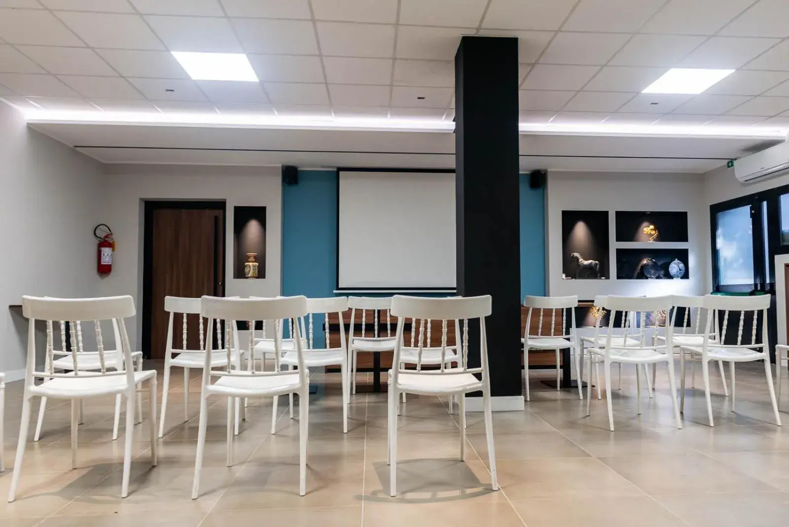 Meeting/conference room, Restaurant/Places to Eat in Hotel Europa