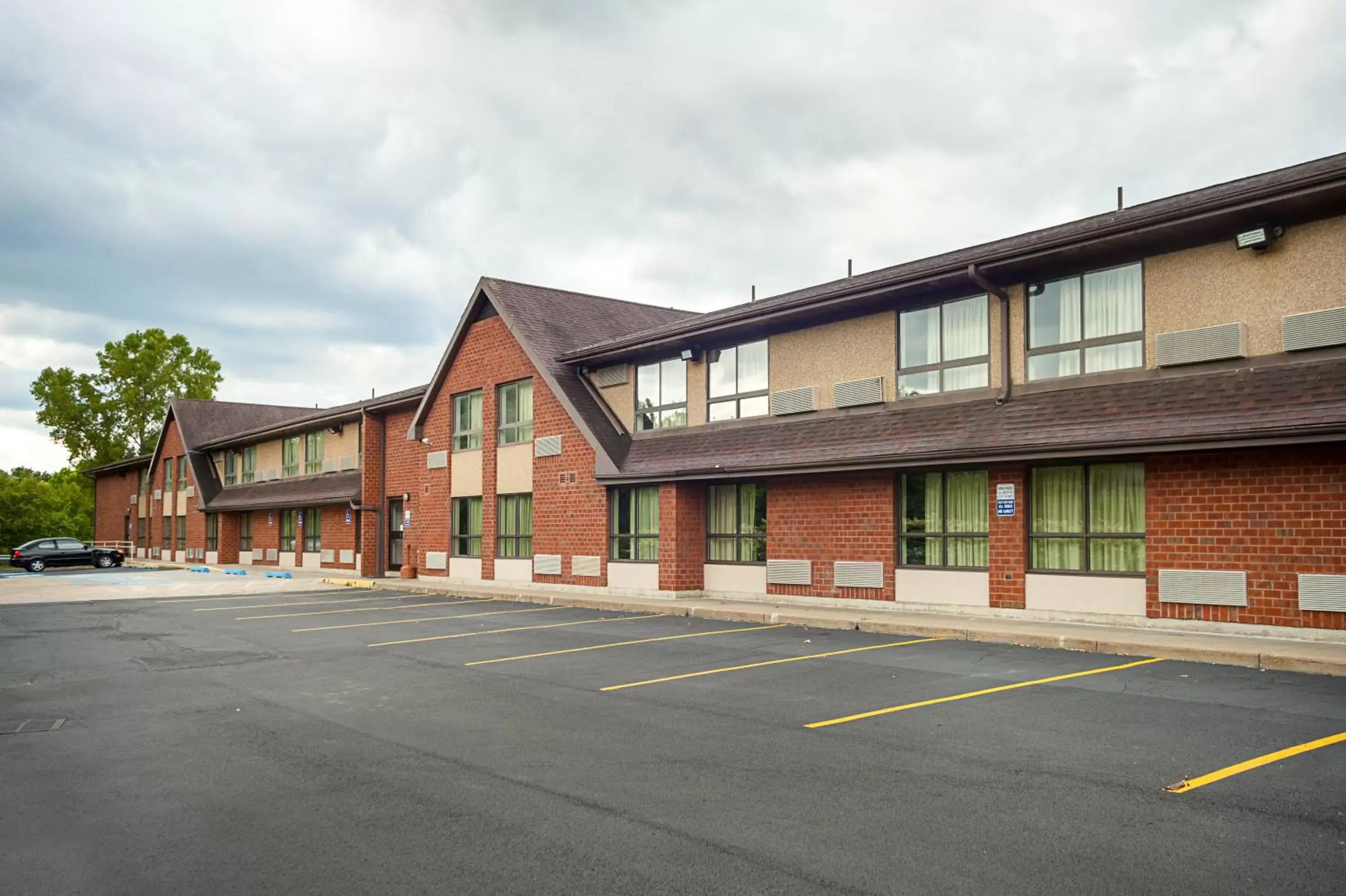 Facade/entrance, Property Building in Motel 6-Binghamton, NY