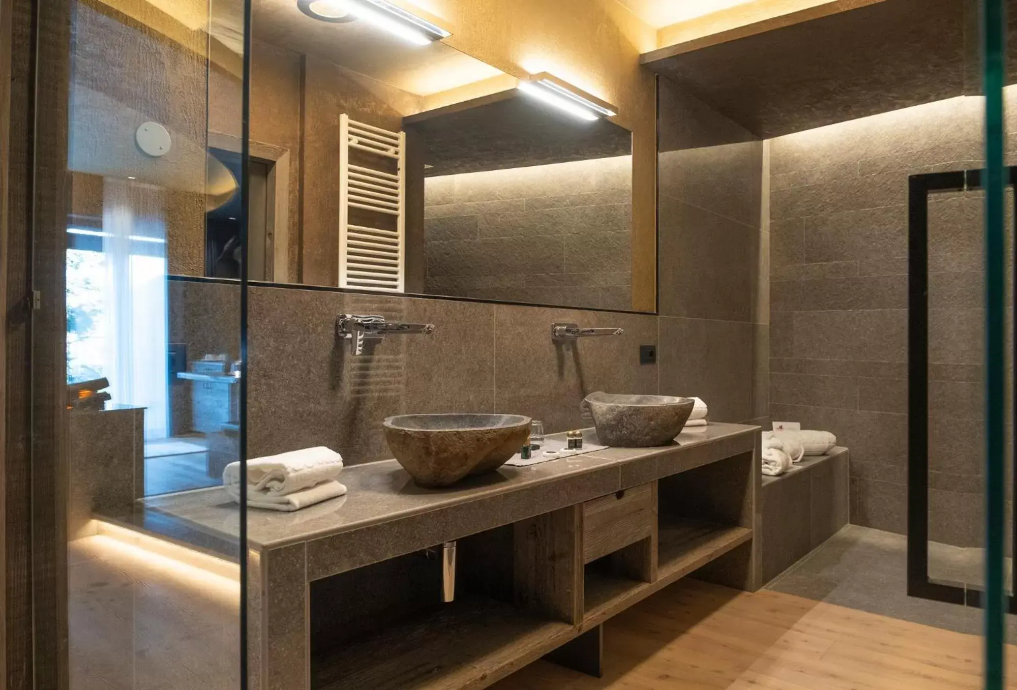 Bathroom in La Roccia Wellness Hotel