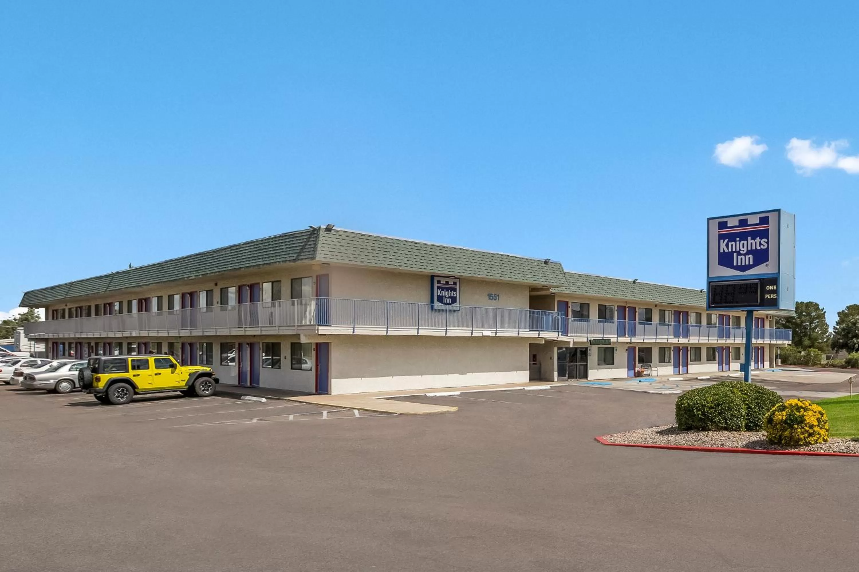 Property building in Knights Inn Sierra Vista / East Fry