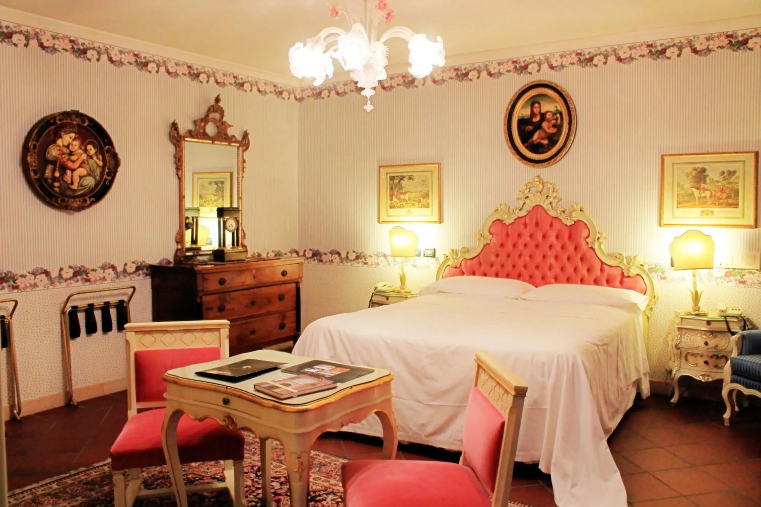 Bed in Duchessa Isabella Hotel & SPA