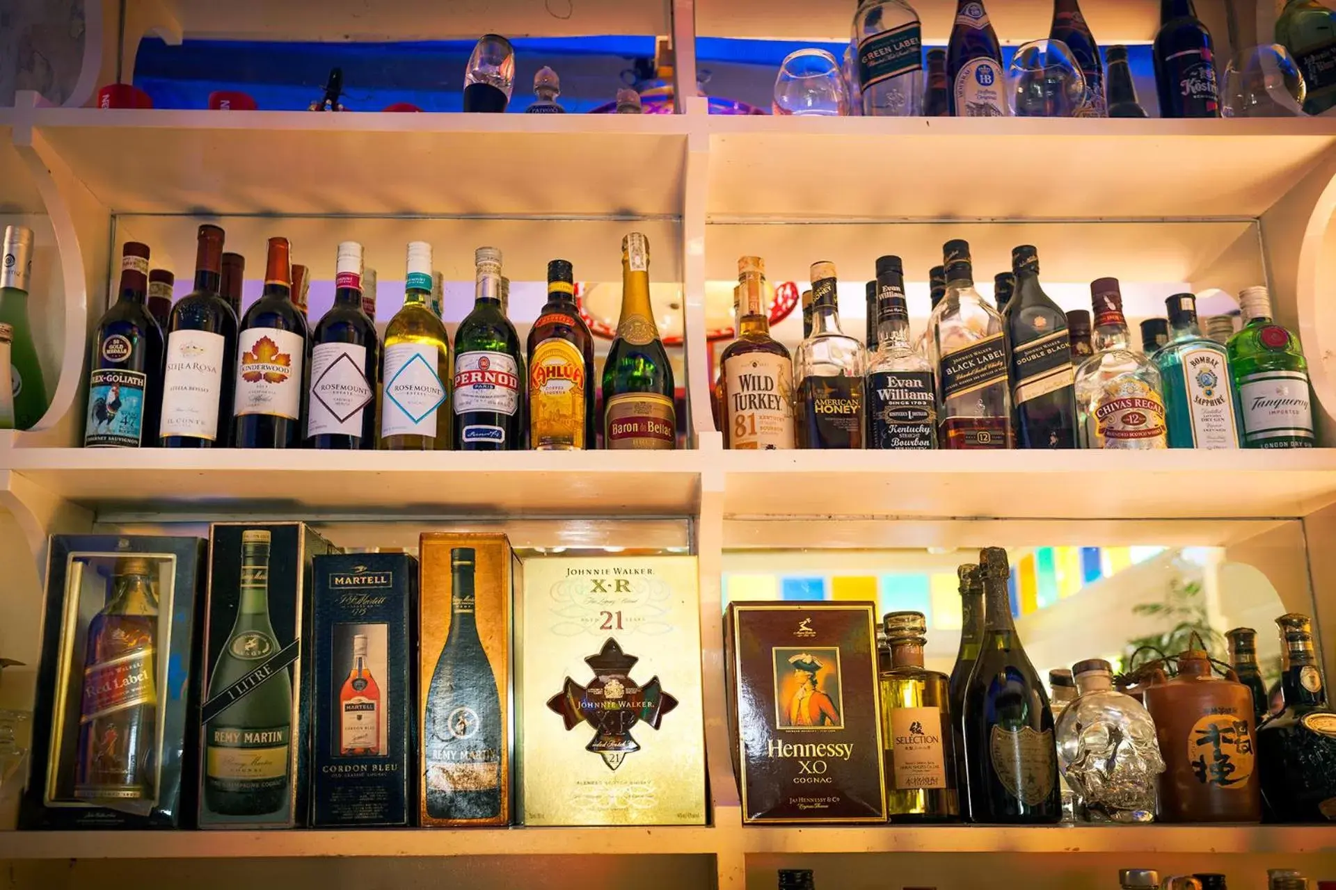 Alcoholic drinks, Drinks in Blue Lagoon Inn & Suites