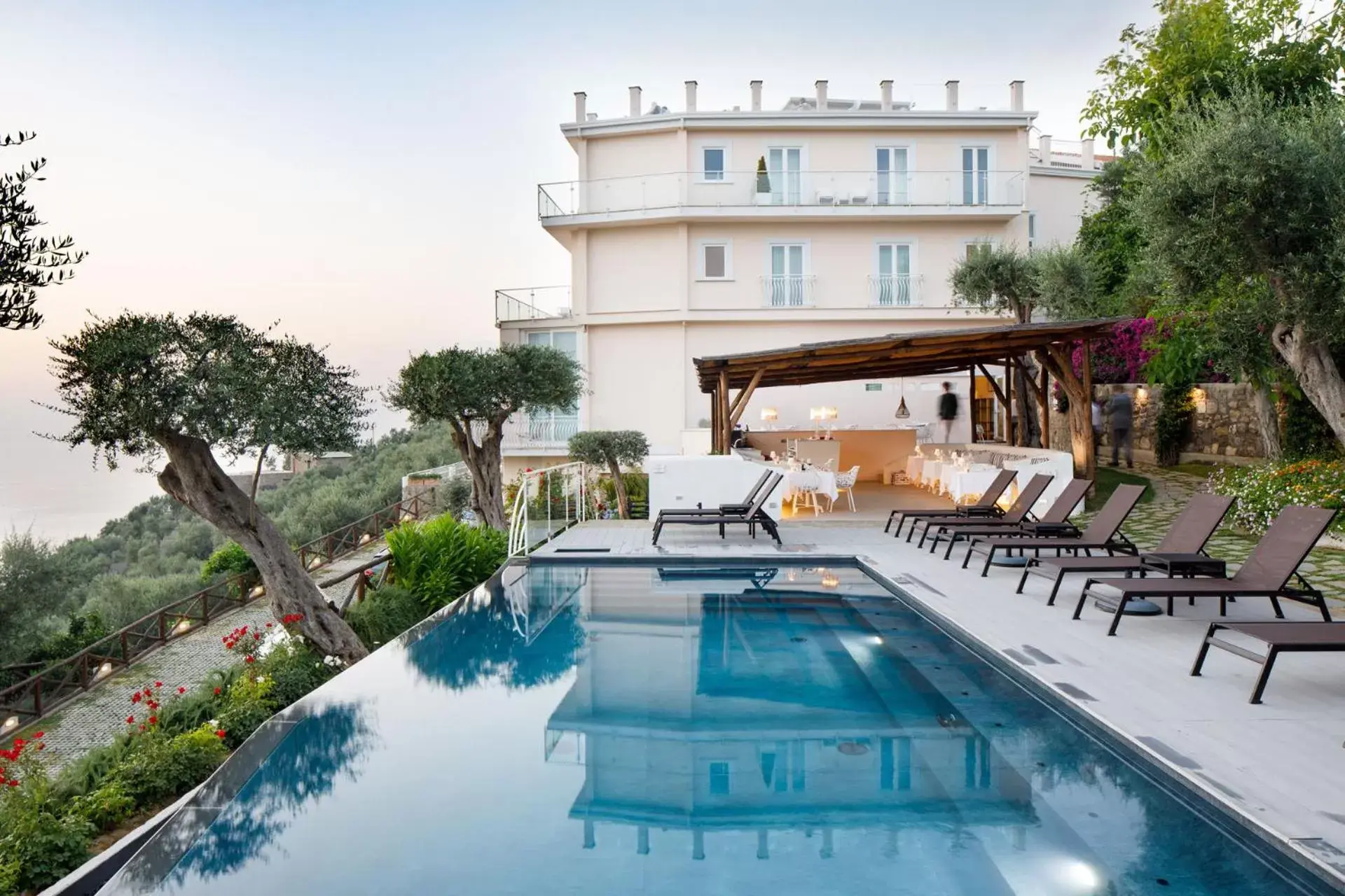 Sunset, Swimming Pool in Villa Fiorella Art Hotel