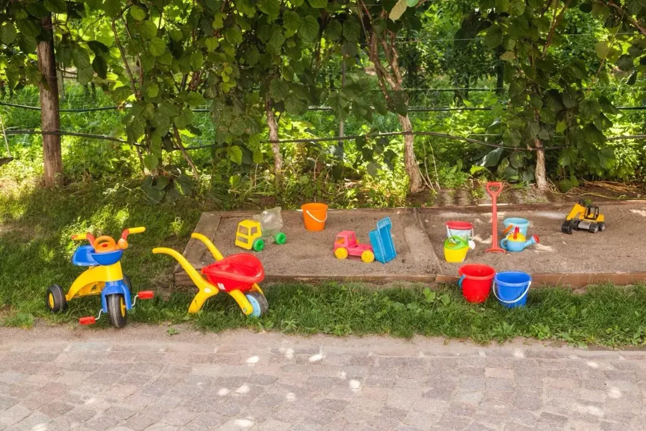 Children's Play Area in Bbmarlene