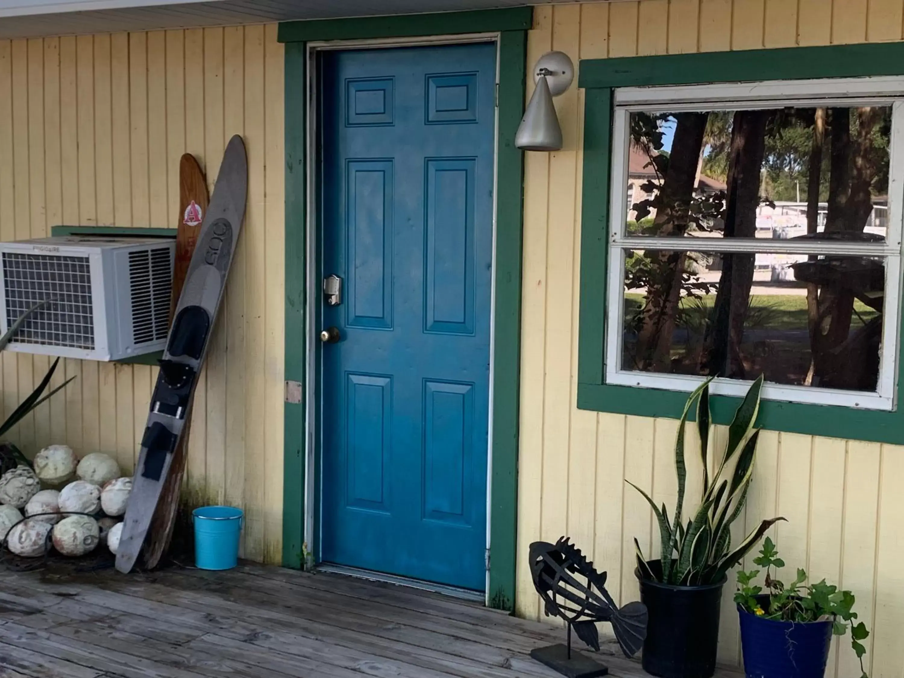 Property building in Nature Coast Inn & Cottages