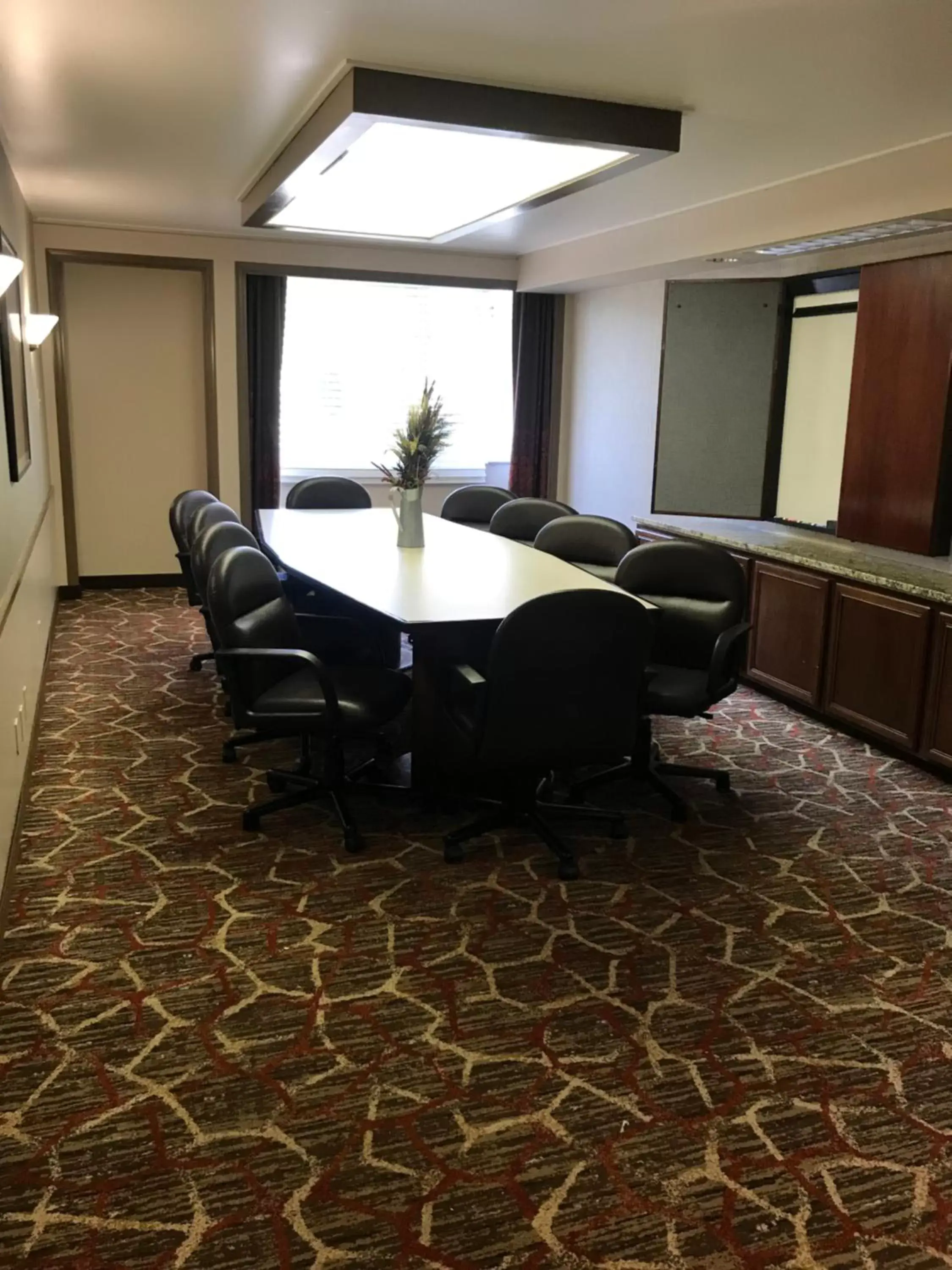 Business facilities in SureStay Plus Hotel by Best Western Lehigh Valley