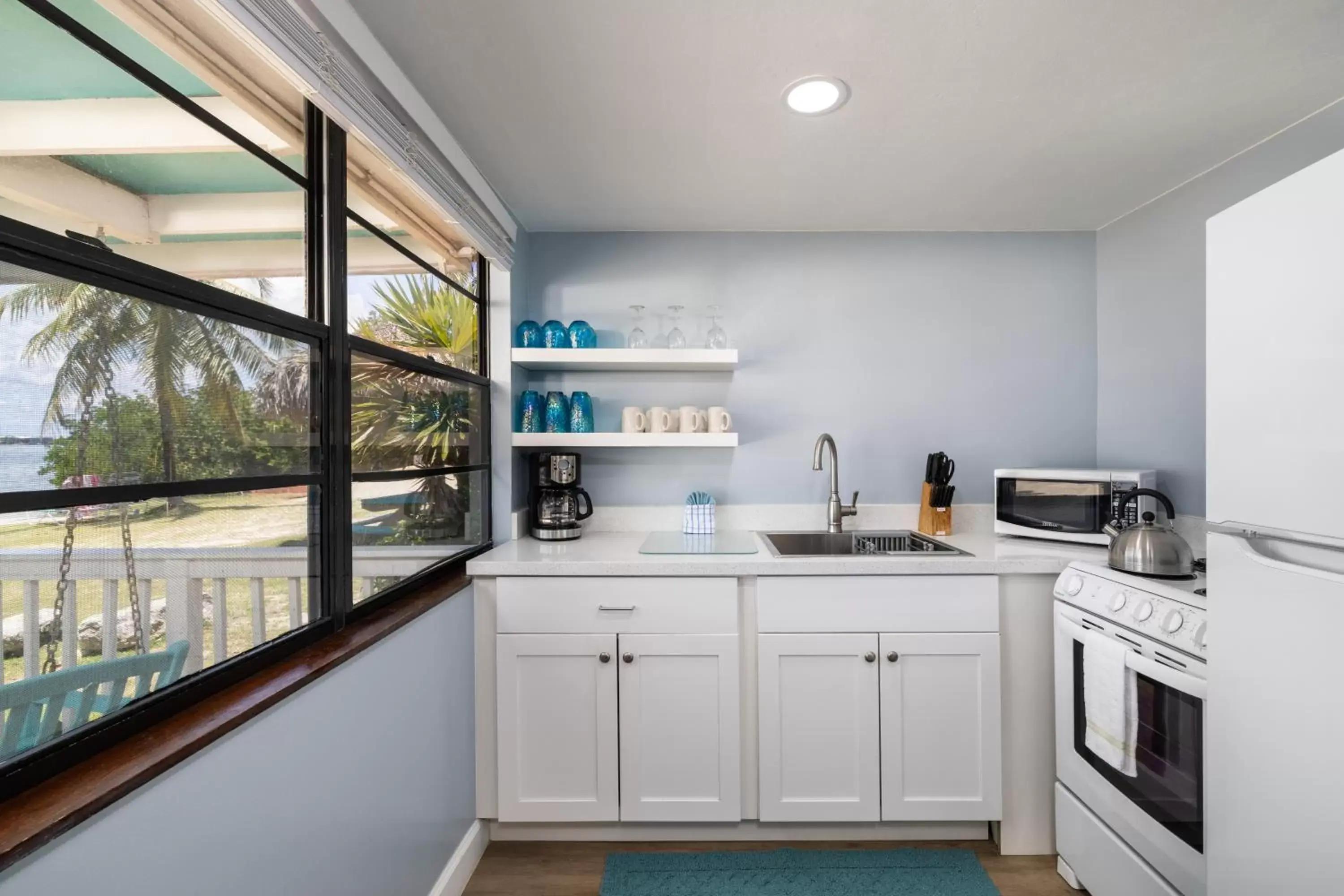 Kitchen/Kitchenette in Rock Reef Resort