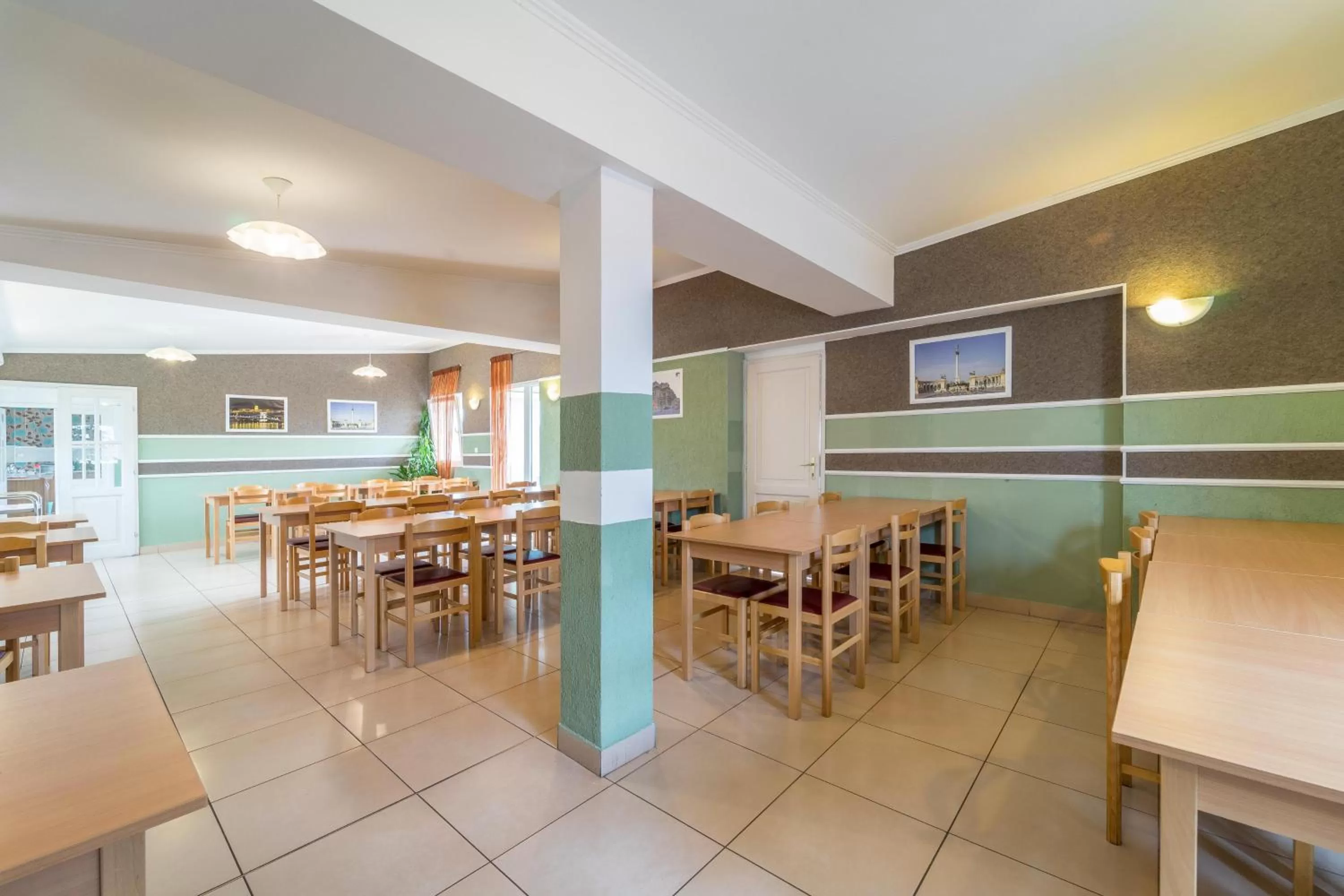 Buffet breakfast in Silver Hotel Budapest City Center