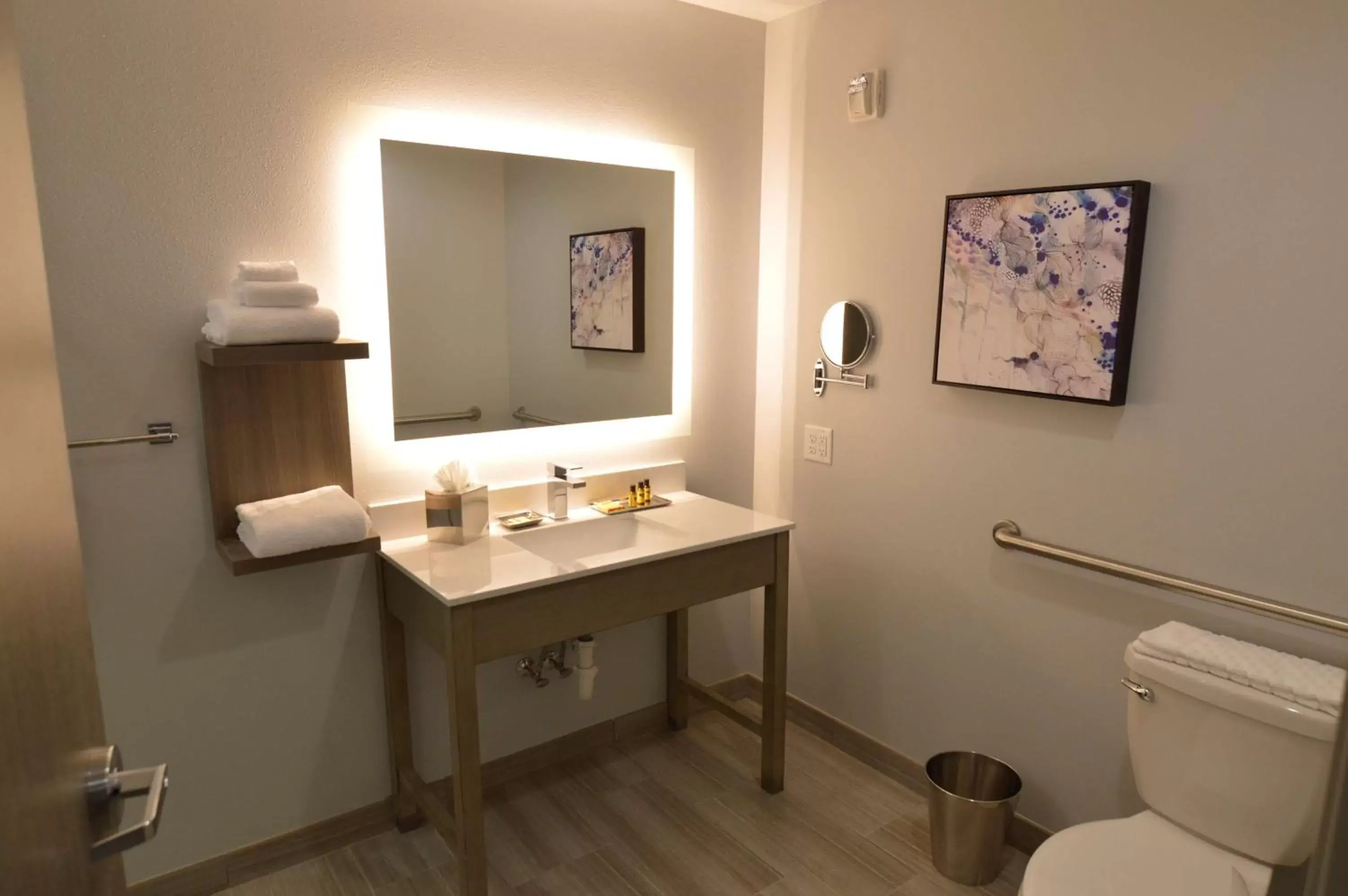 Bathroom in Best Western Plus Executive Residency Oklahoma City I-35
