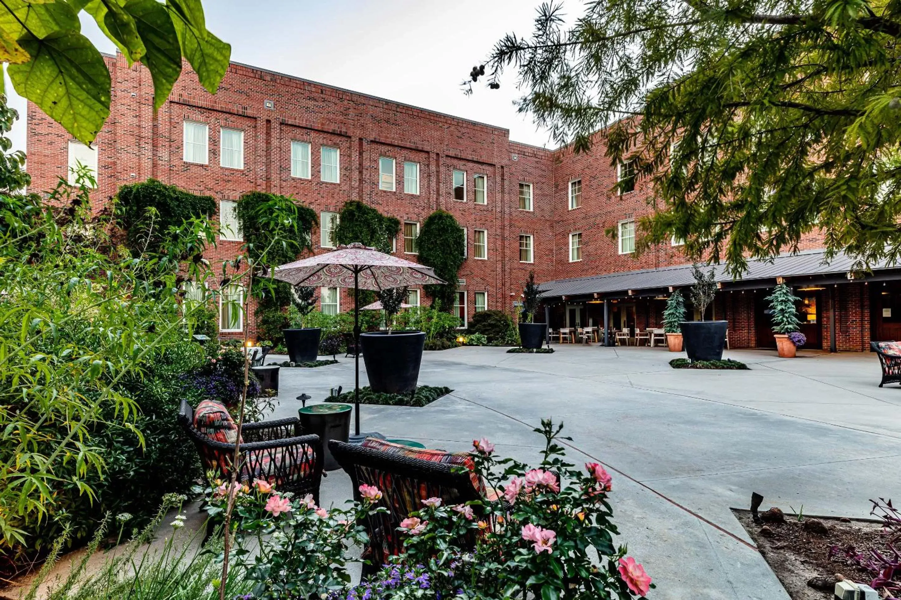 Garden, Property Building in The Inn At The Crossroads