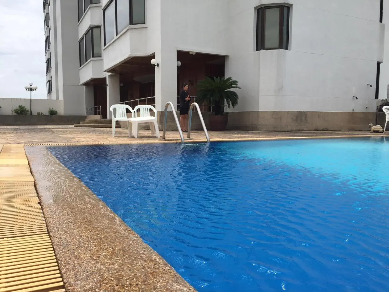 Swimming Pool in Laithong Hotel