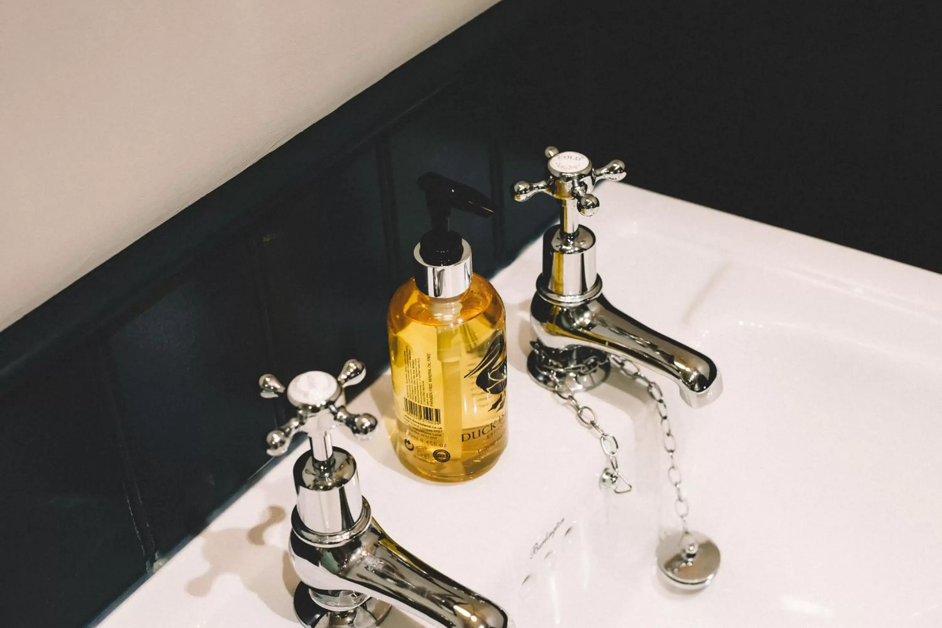 Bathroom, Coffee/Tea Facilities in The Stag at Stow