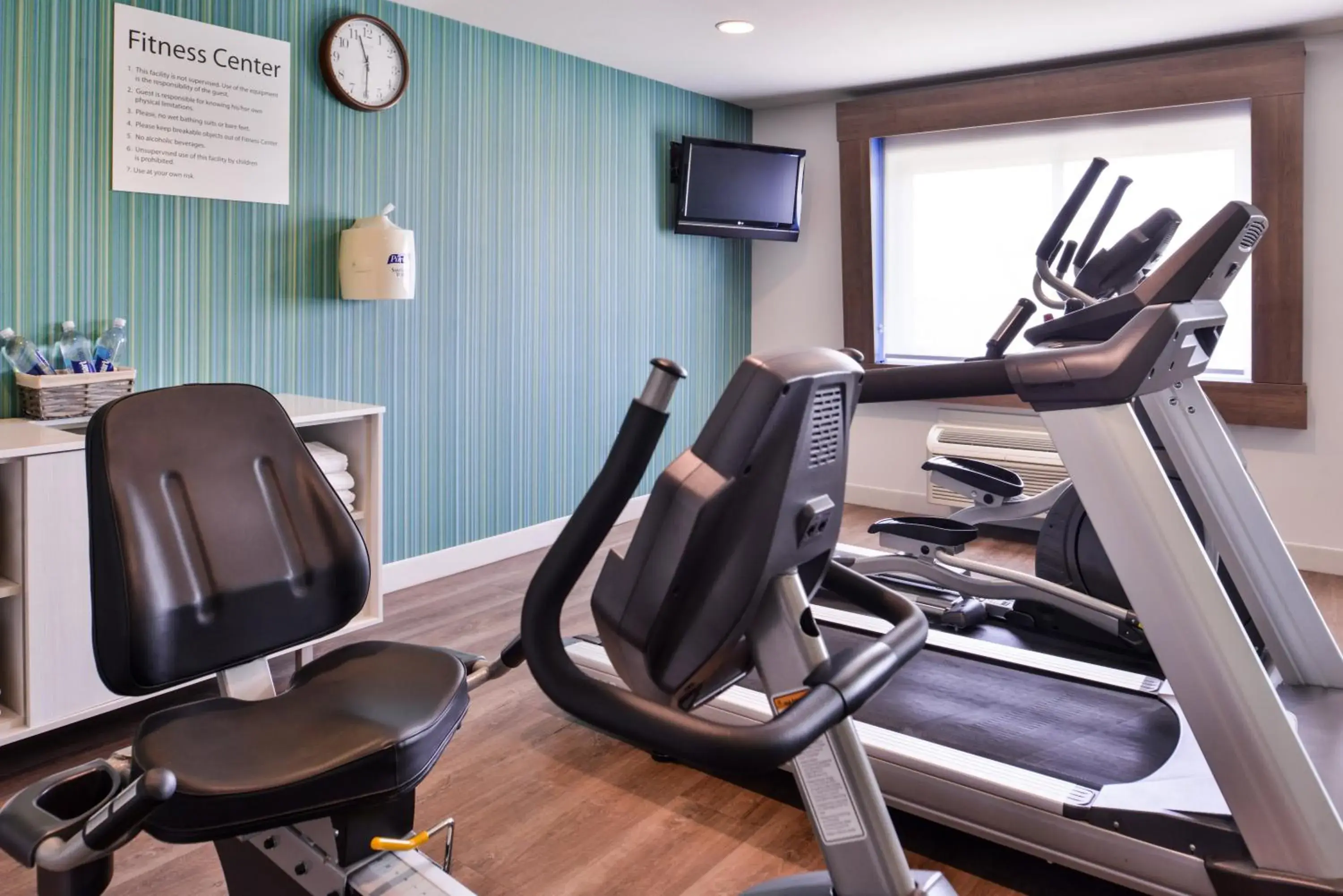 Fitness centre/facilities, Fitness Center/Facilities in Holiday Inn Express Hotel & Suites Elgin, an IHG Hotel