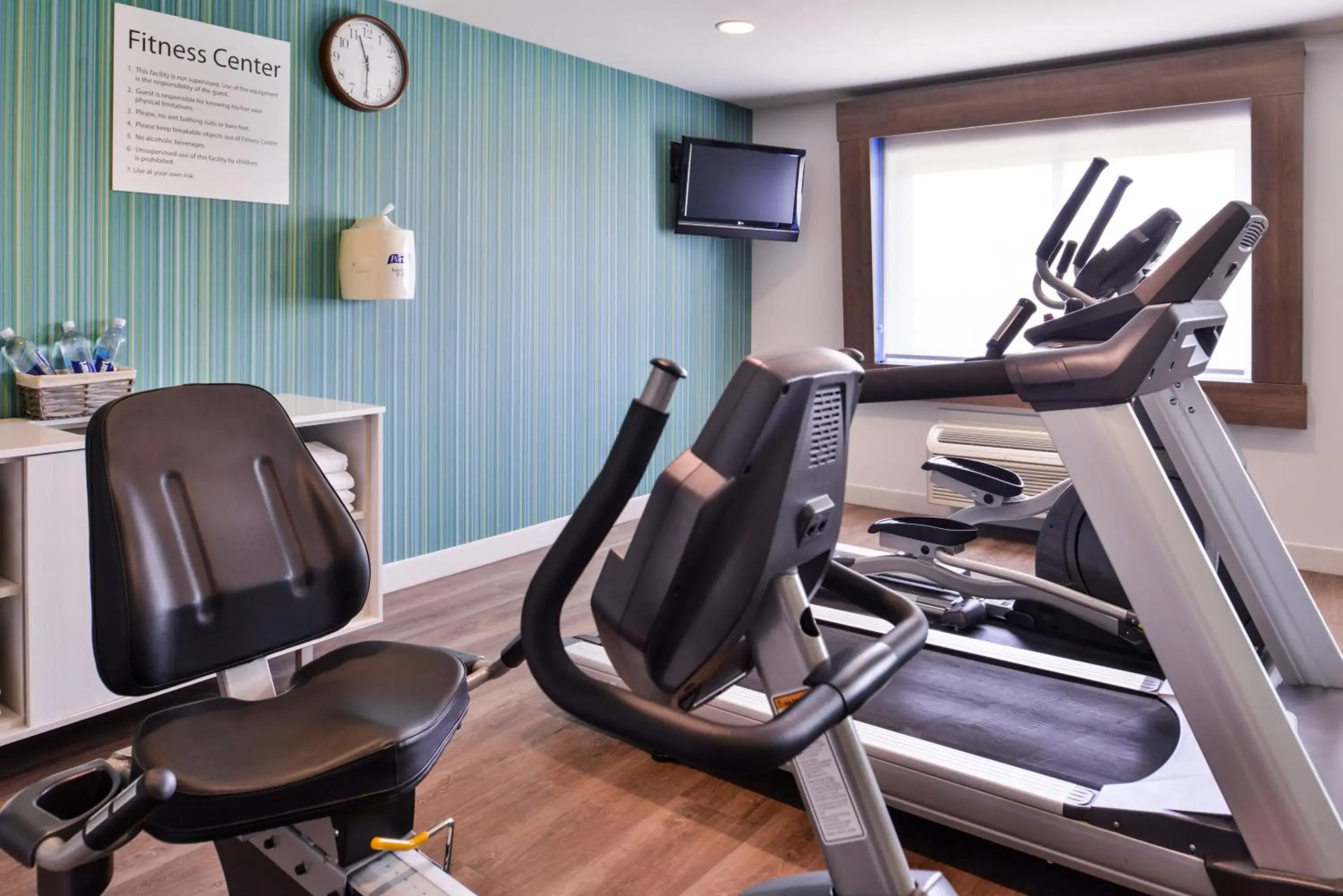 Spa and wellness centre/facilities in Holiday Inn Express Hotel & Suites Elgin by IHG Spa and wellness centre/facilities in Holiday Inn Express Hotel & Suites Elgin by IHG
