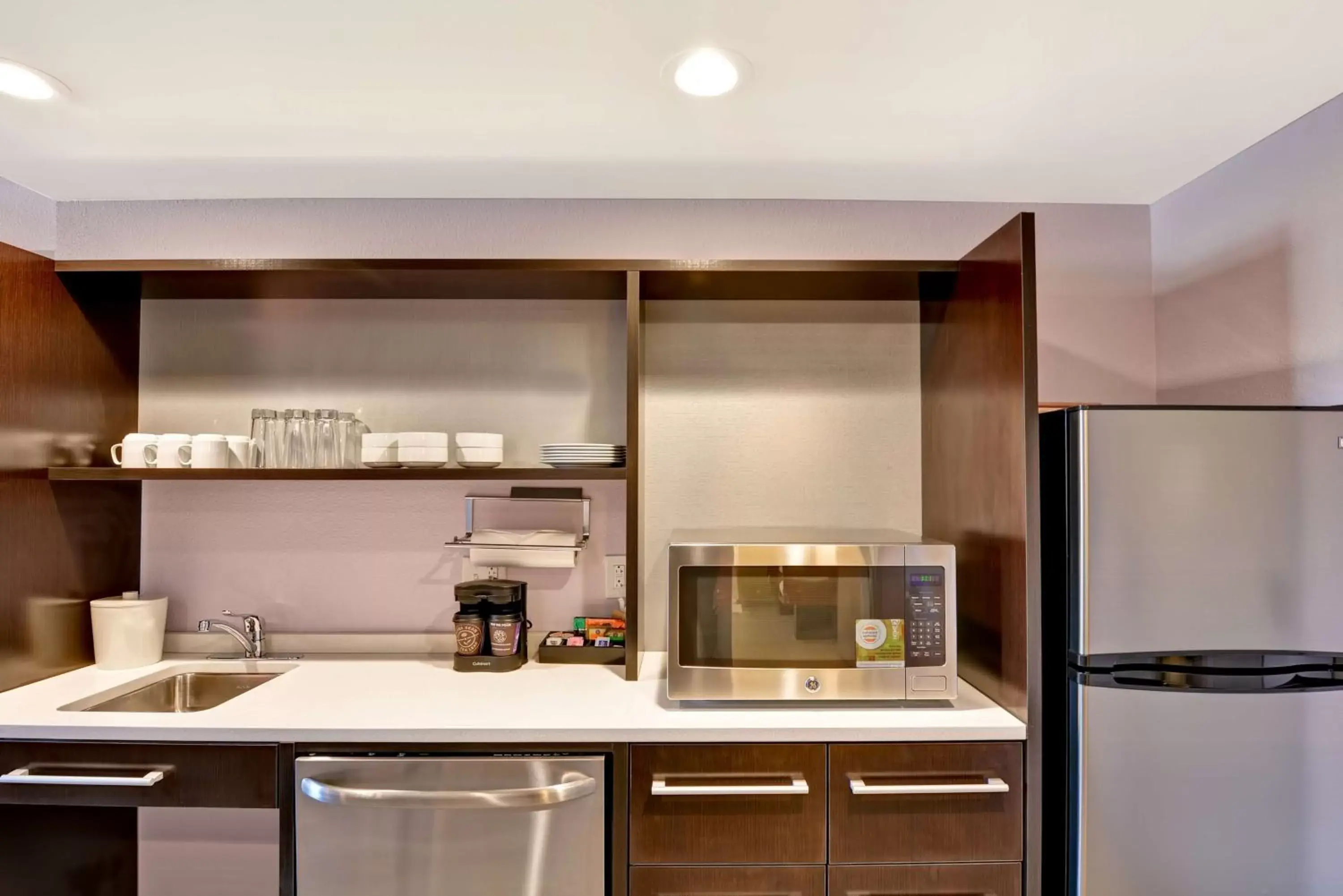 Kitchen or kitchenette, Kitchen/Kitchenette in Home2 Suites By Hilton Winston-Salem Hanes Mall