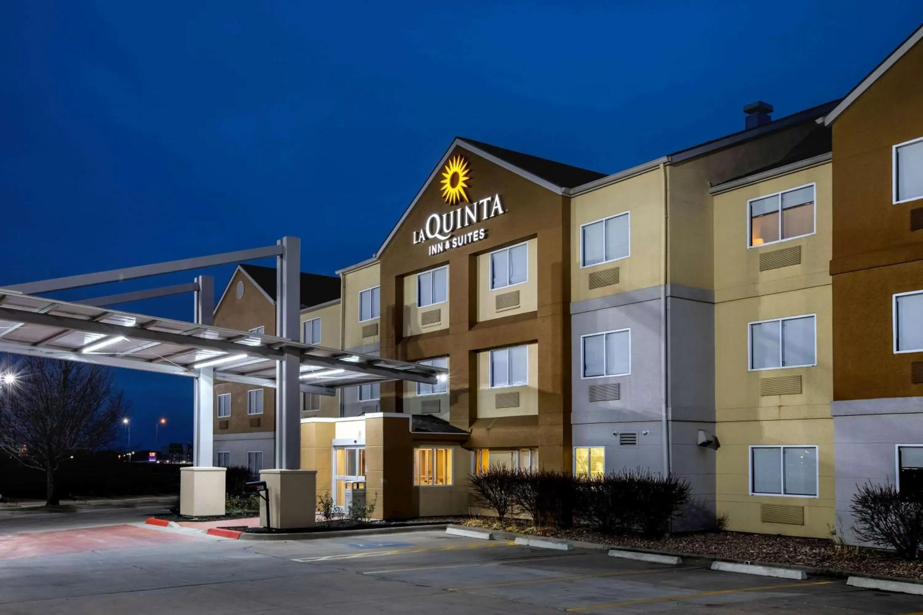 Property Building in La Quinta Inn & Suites by Wyndham Emporia