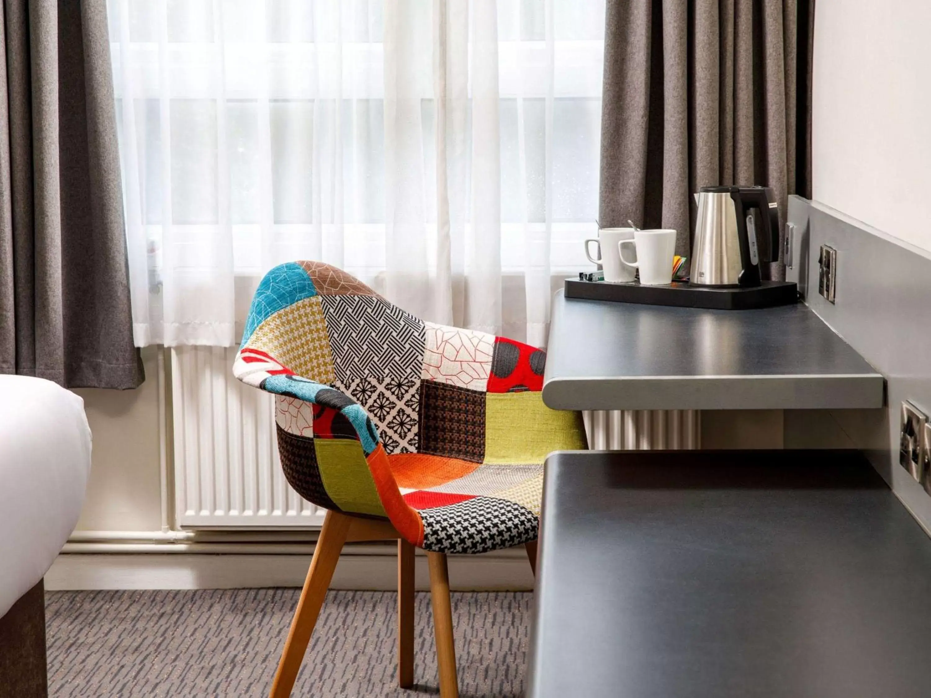 Bedroom, Seating Area in Mercure Chester Abbots Well Hotel