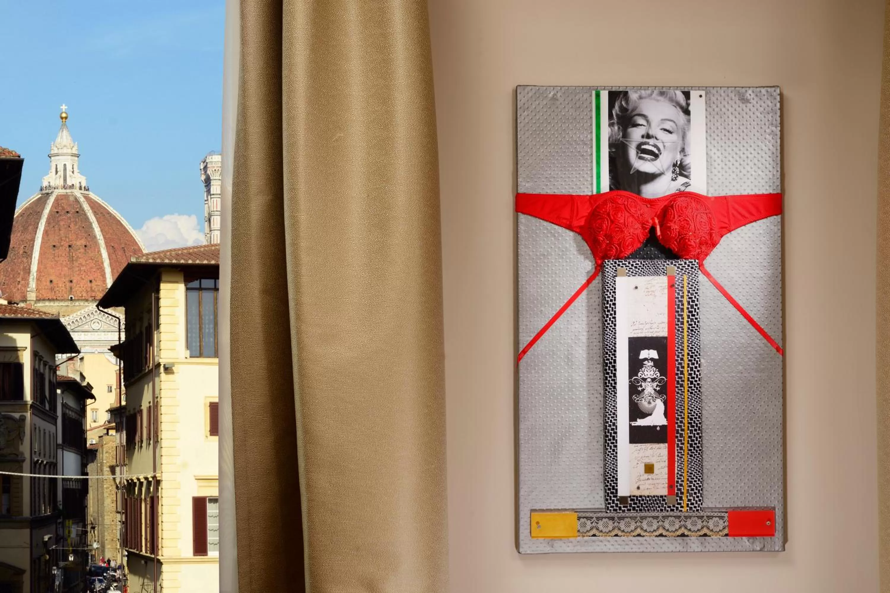 Decorative detail in Grand Hotel Minerva