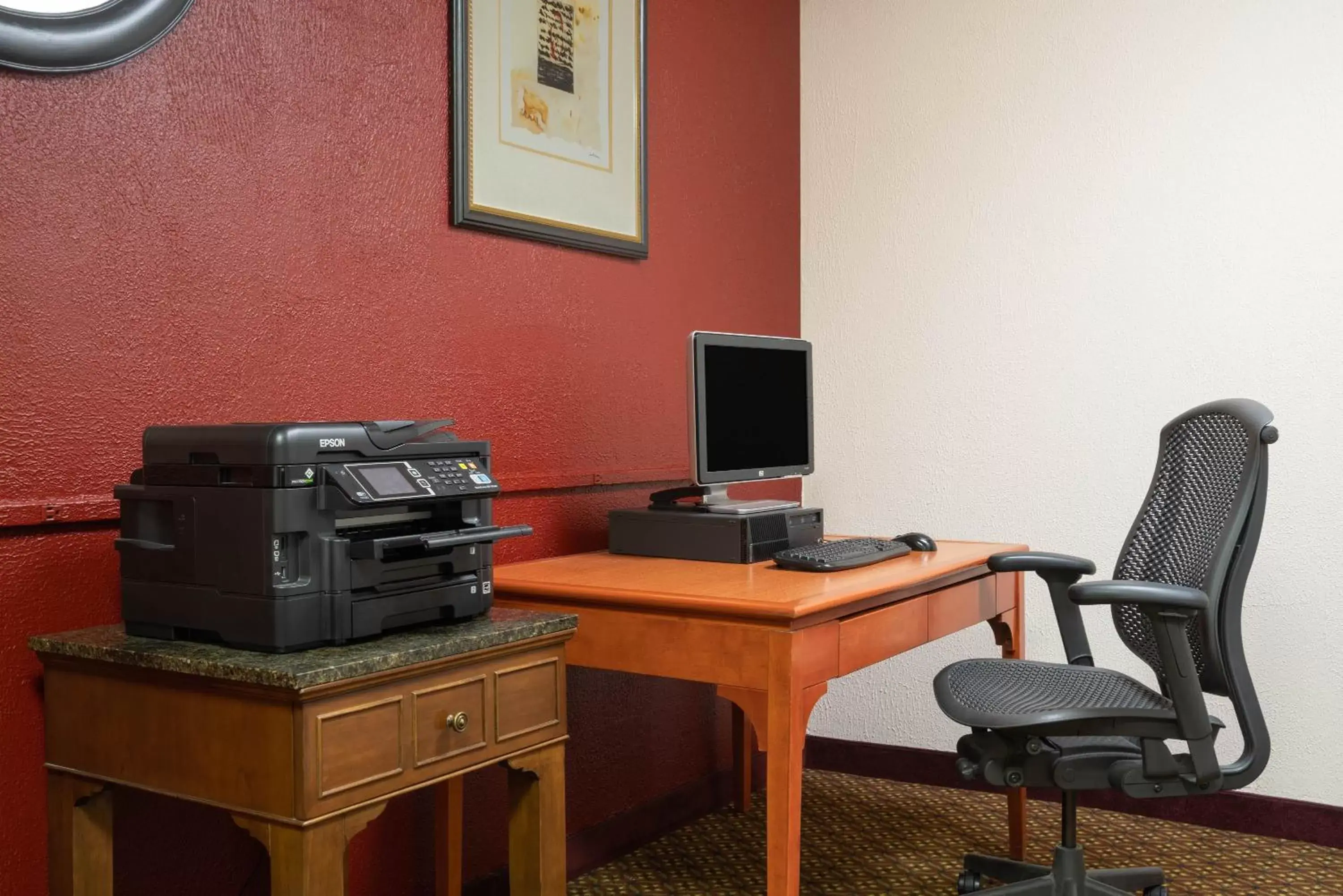 Business facilities, Business Area/Conference Room in Ramada by Wyndham Albert Lea