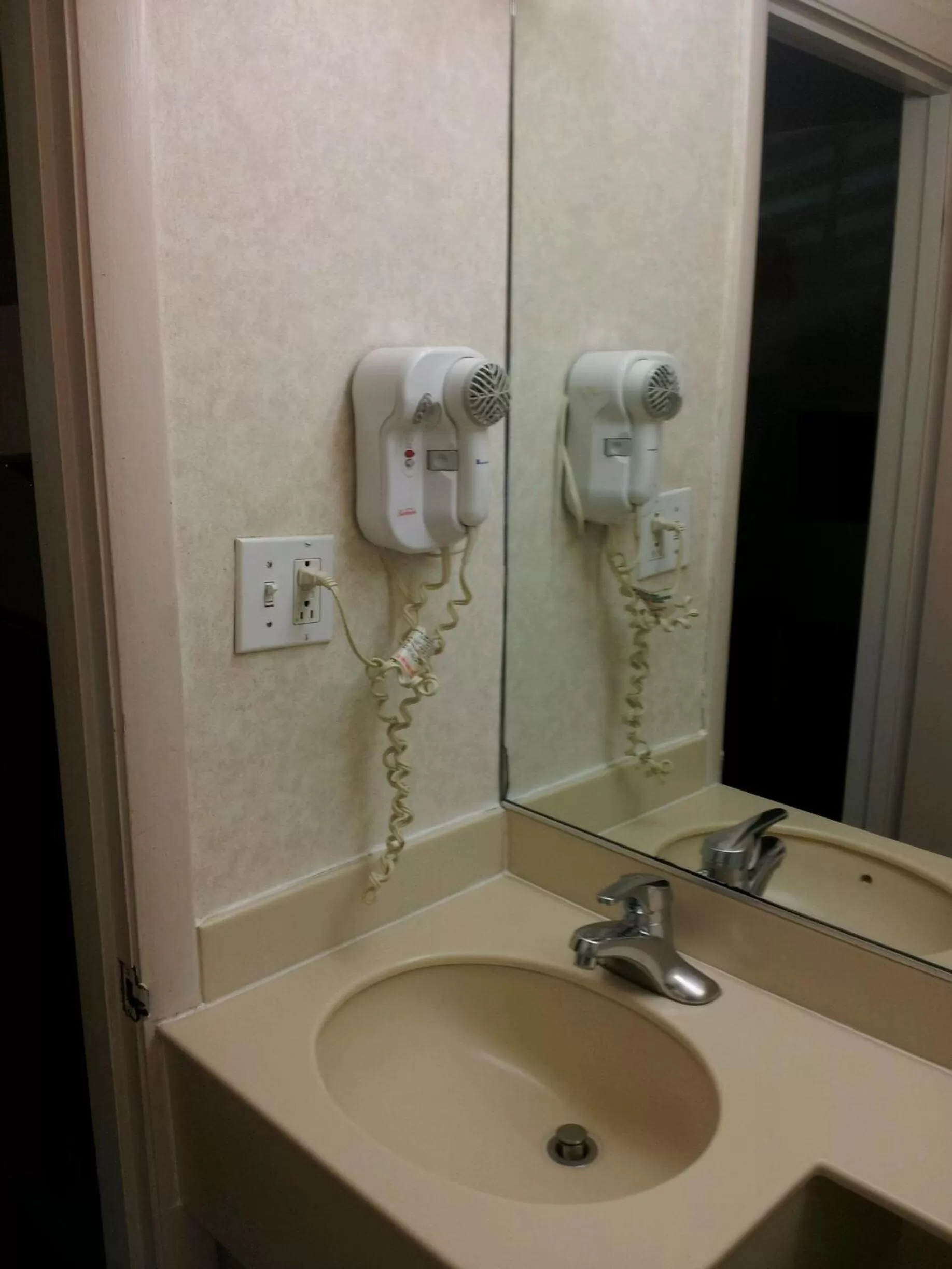 Bathroom in Town House Motel