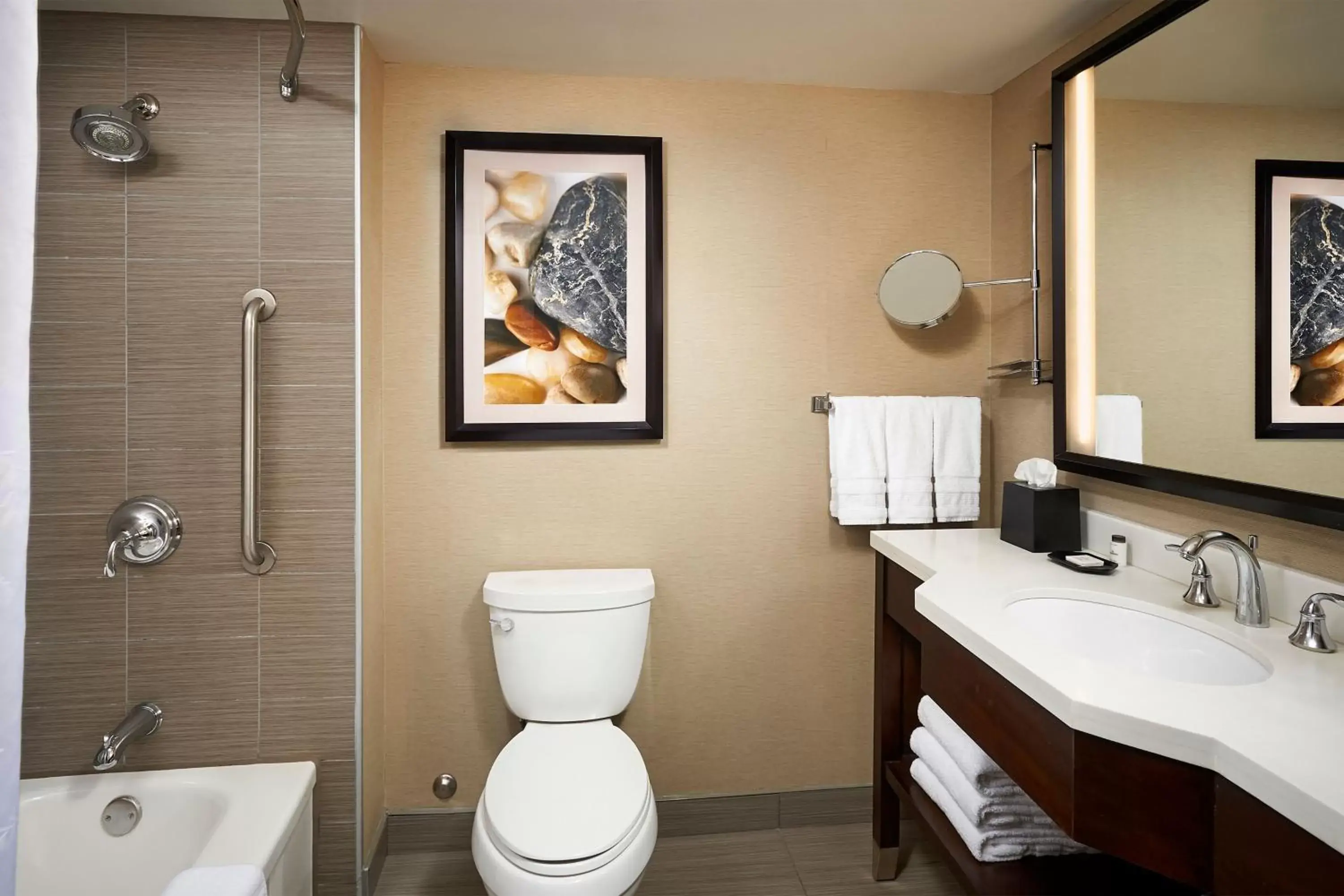 Photo of the whole room, Bathroom in Sheraton Hamilton Hotel