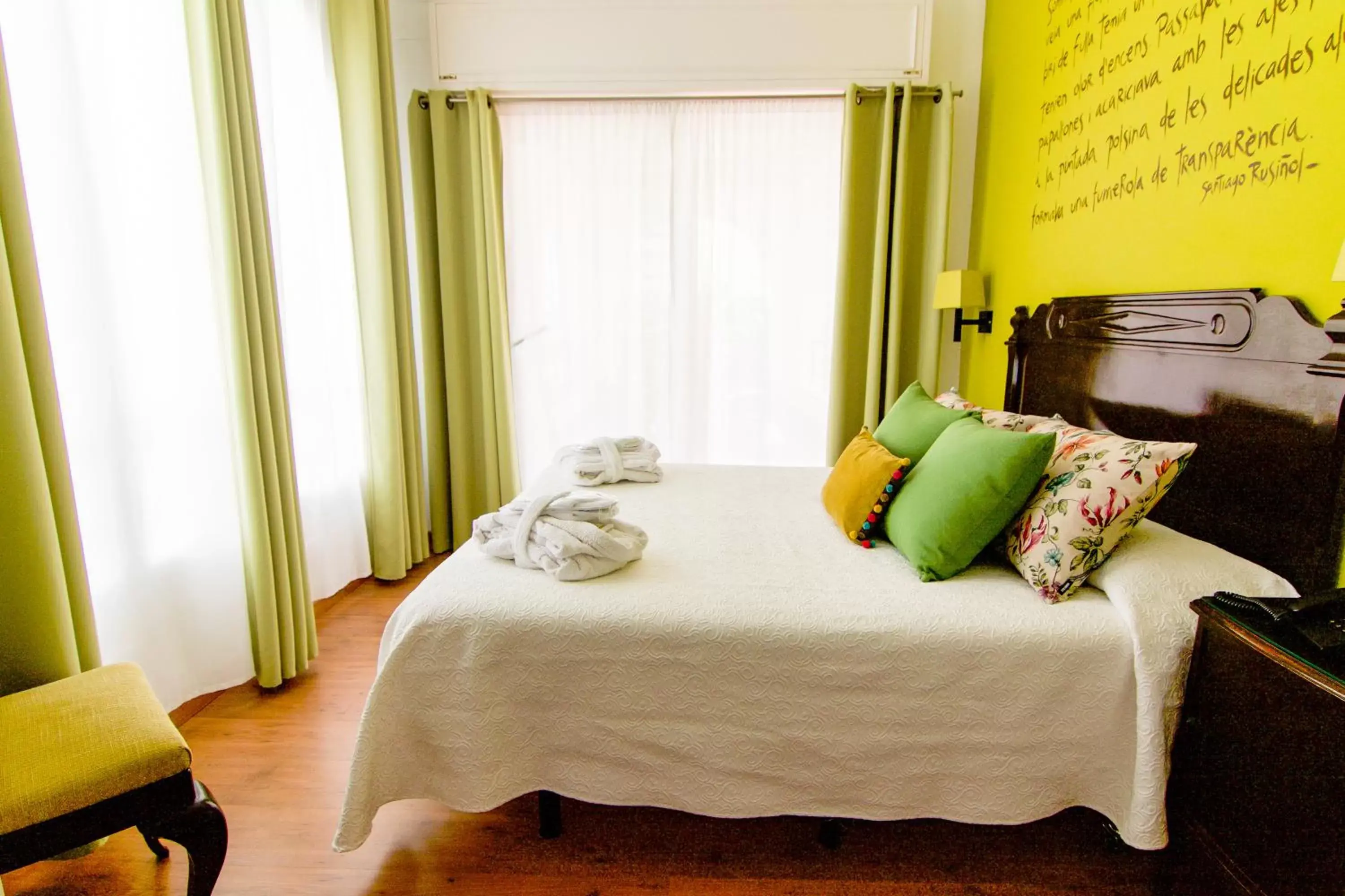 Bed in Hotel Capri