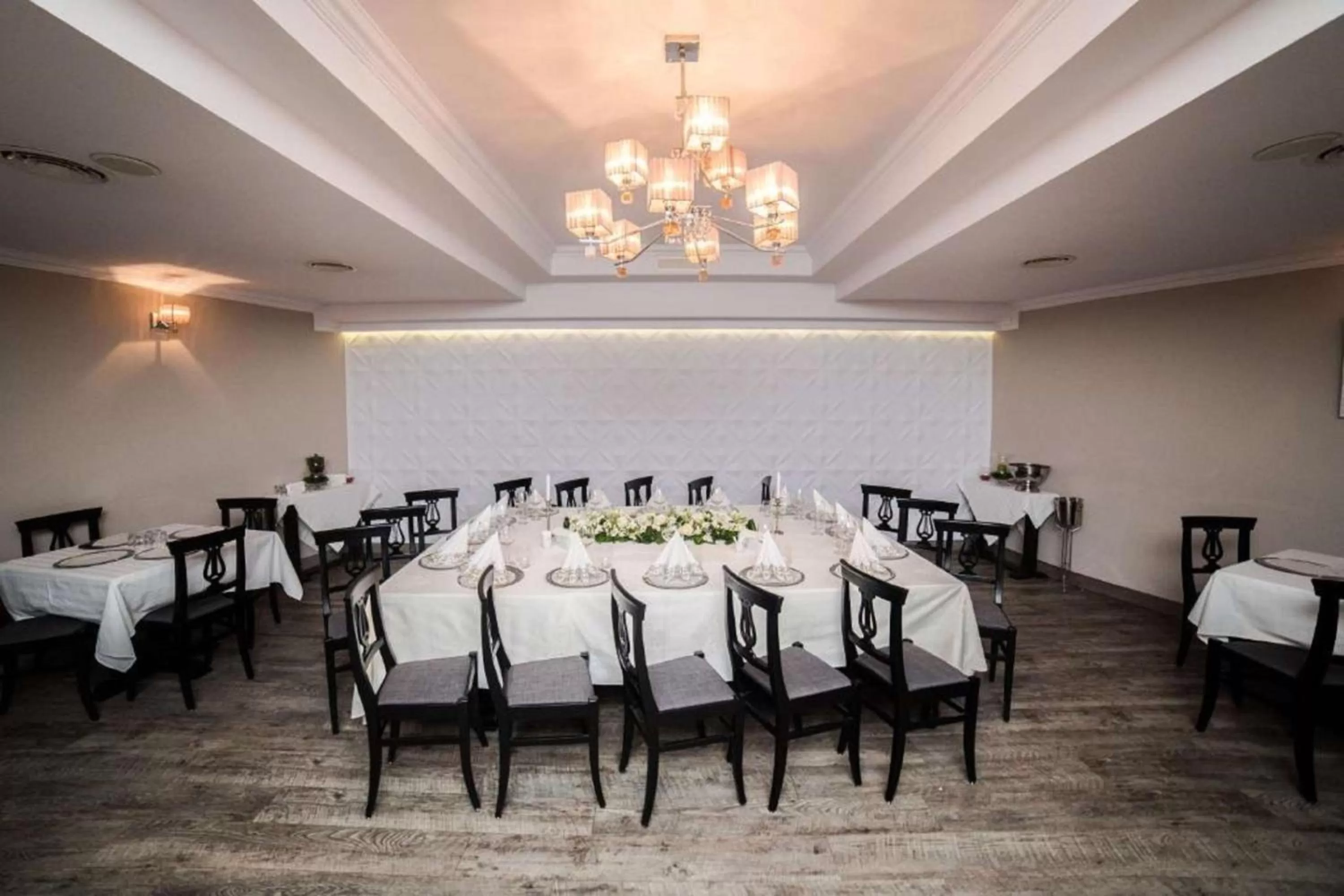 Restaurant/places to eat in Best Western Plus Lido Hotel