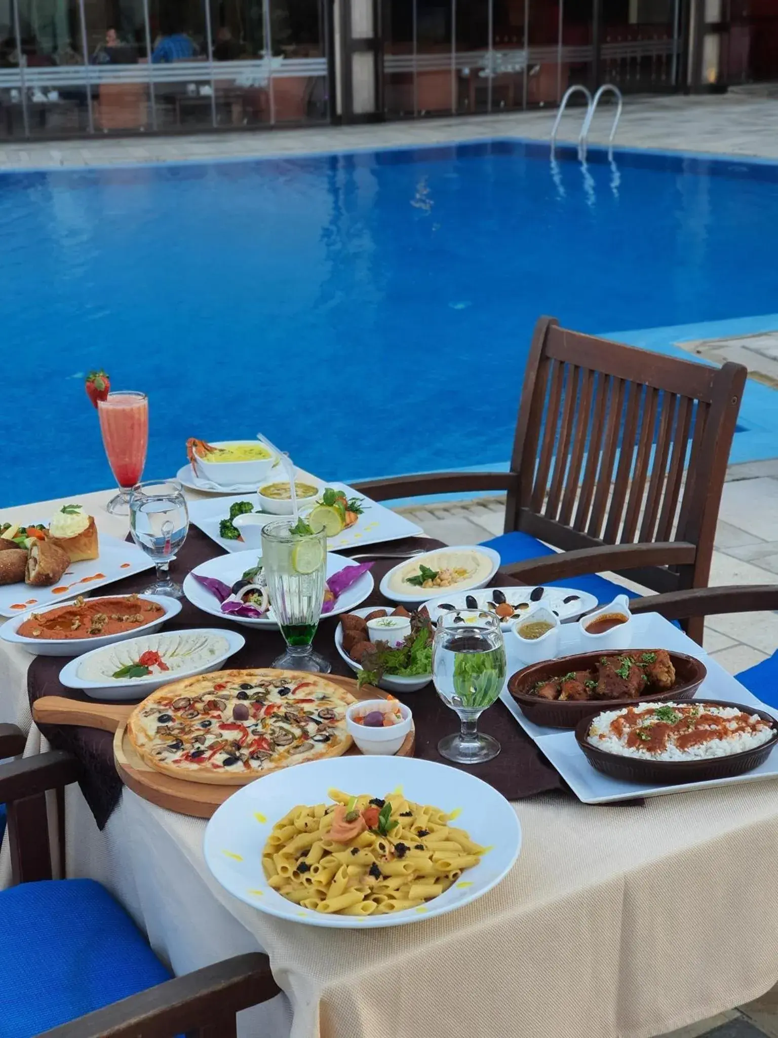 Swimming Pool in Helnan Landmark Hotel