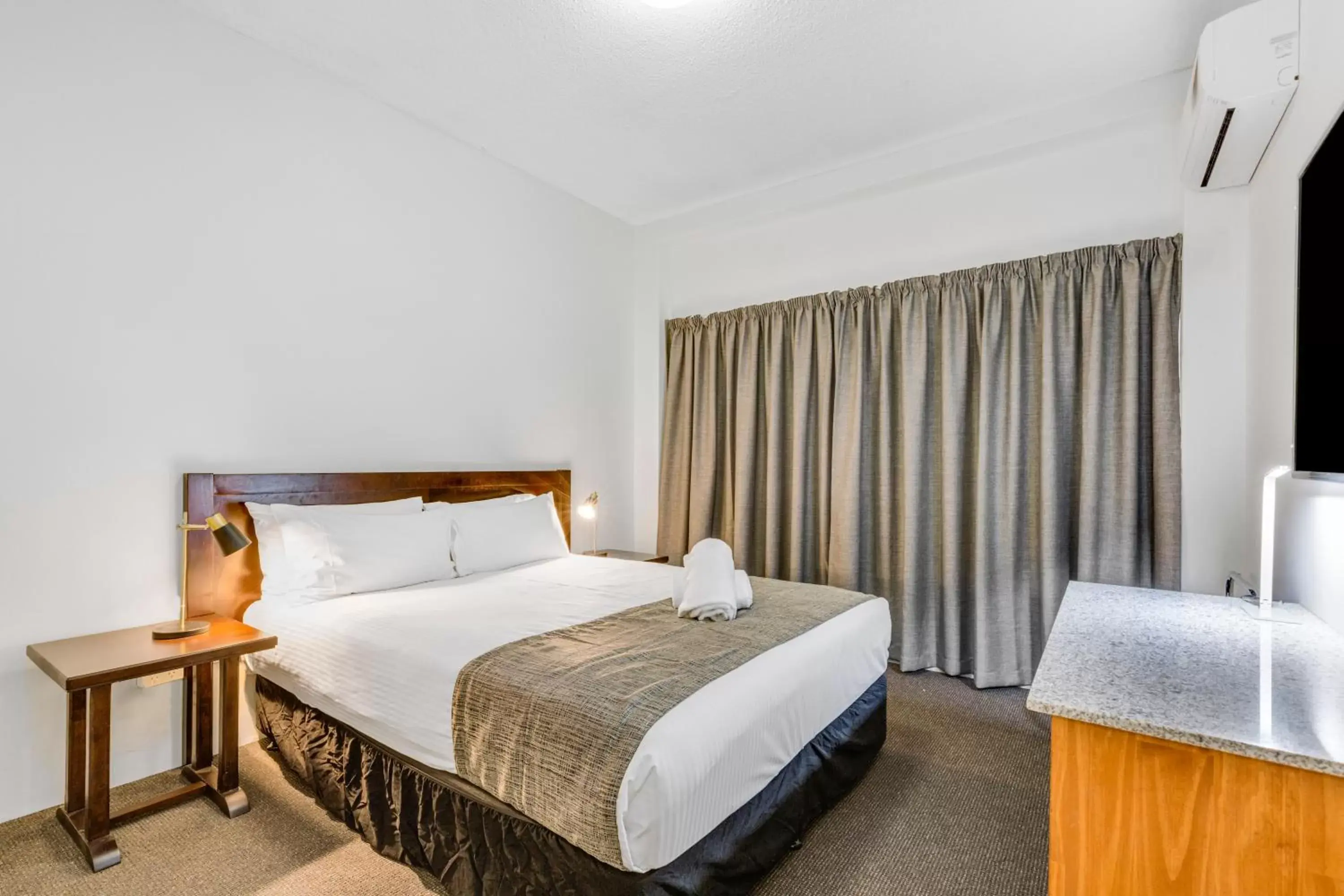 Bed in Rockhampton Riverside Central Hotel