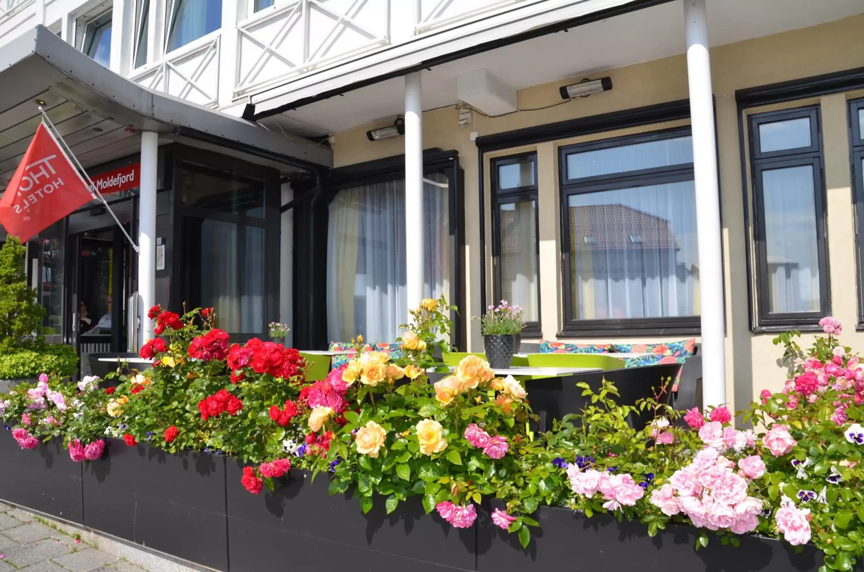 Facade/entrance in Thon Hotel Moldefjord Facade/entrance in Thon Hotel Moldefjord