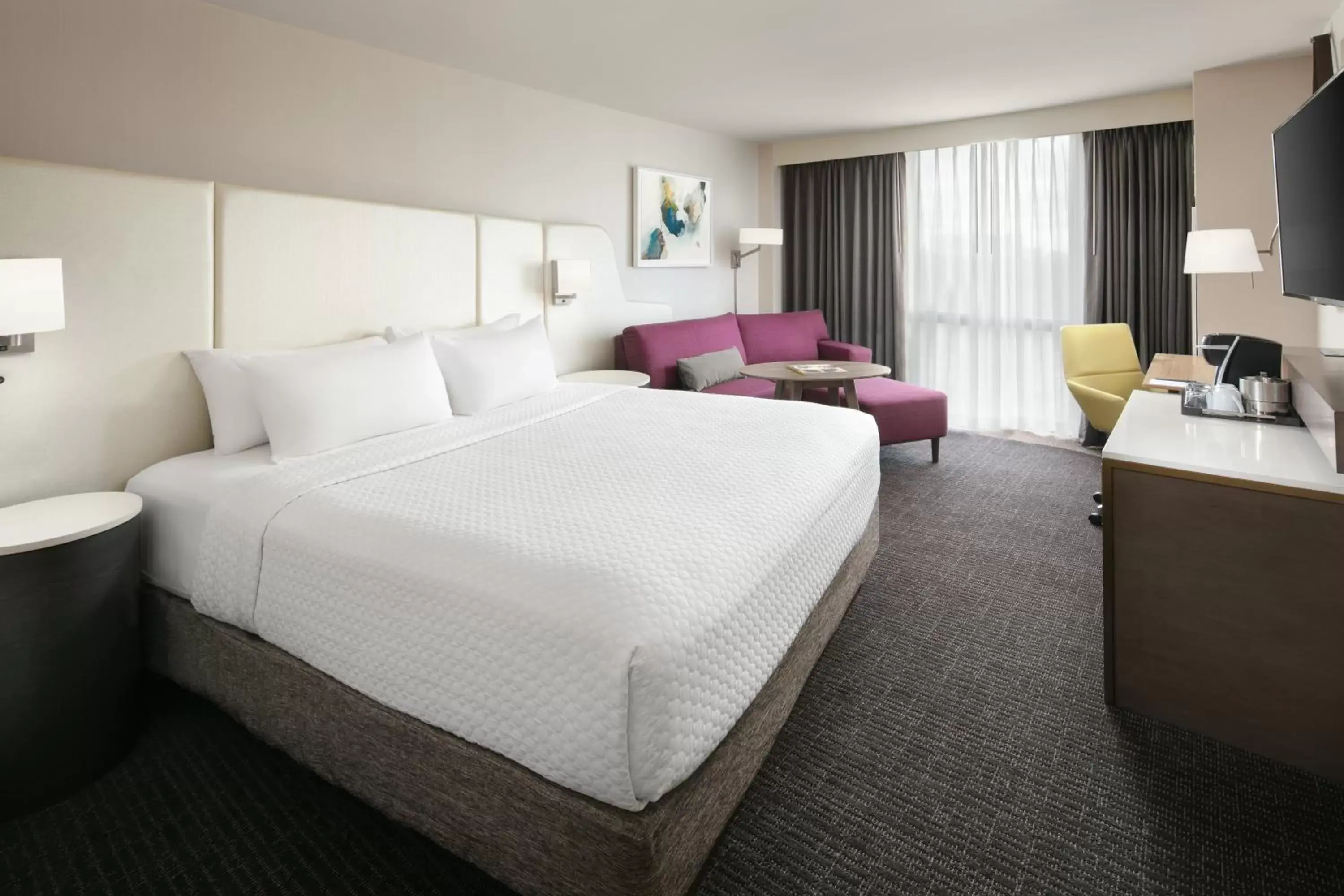 Photo of the whole room, Bed in Crowne Plaza Houston Med Ctr-Galleria Area, an IHG Hotel