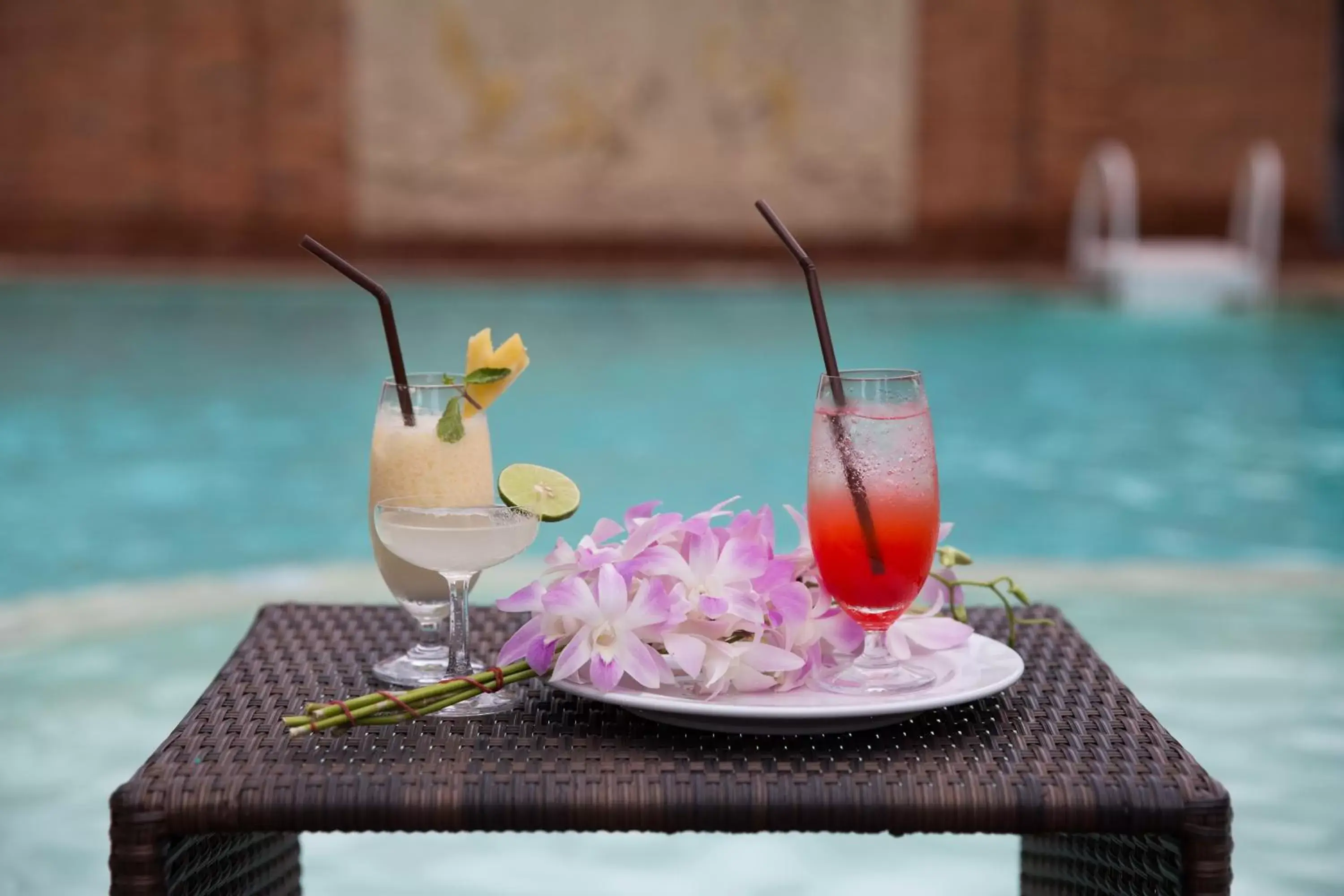 Food and drinks, Swimming Pool in CH Hotel
