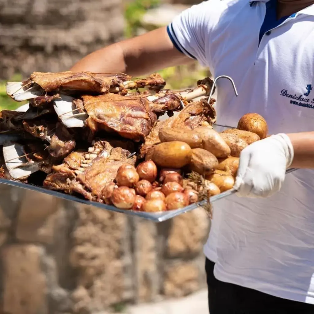 Restaurant/places to eat in Denizkizi Hotel Restaurant/places to eat in Denizkizi Hotel