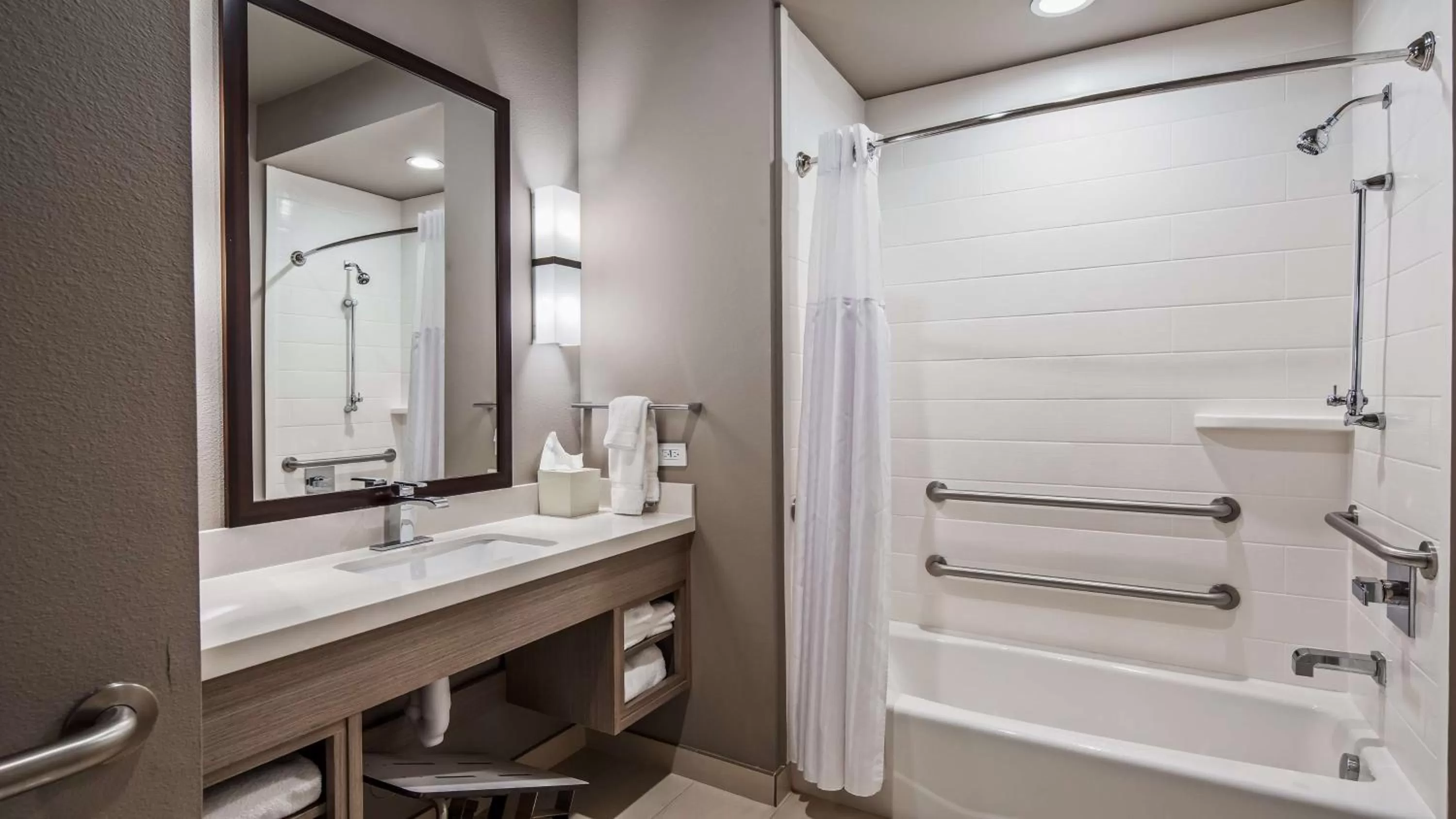 Bathroom in Best Western Premier Energy Corridor