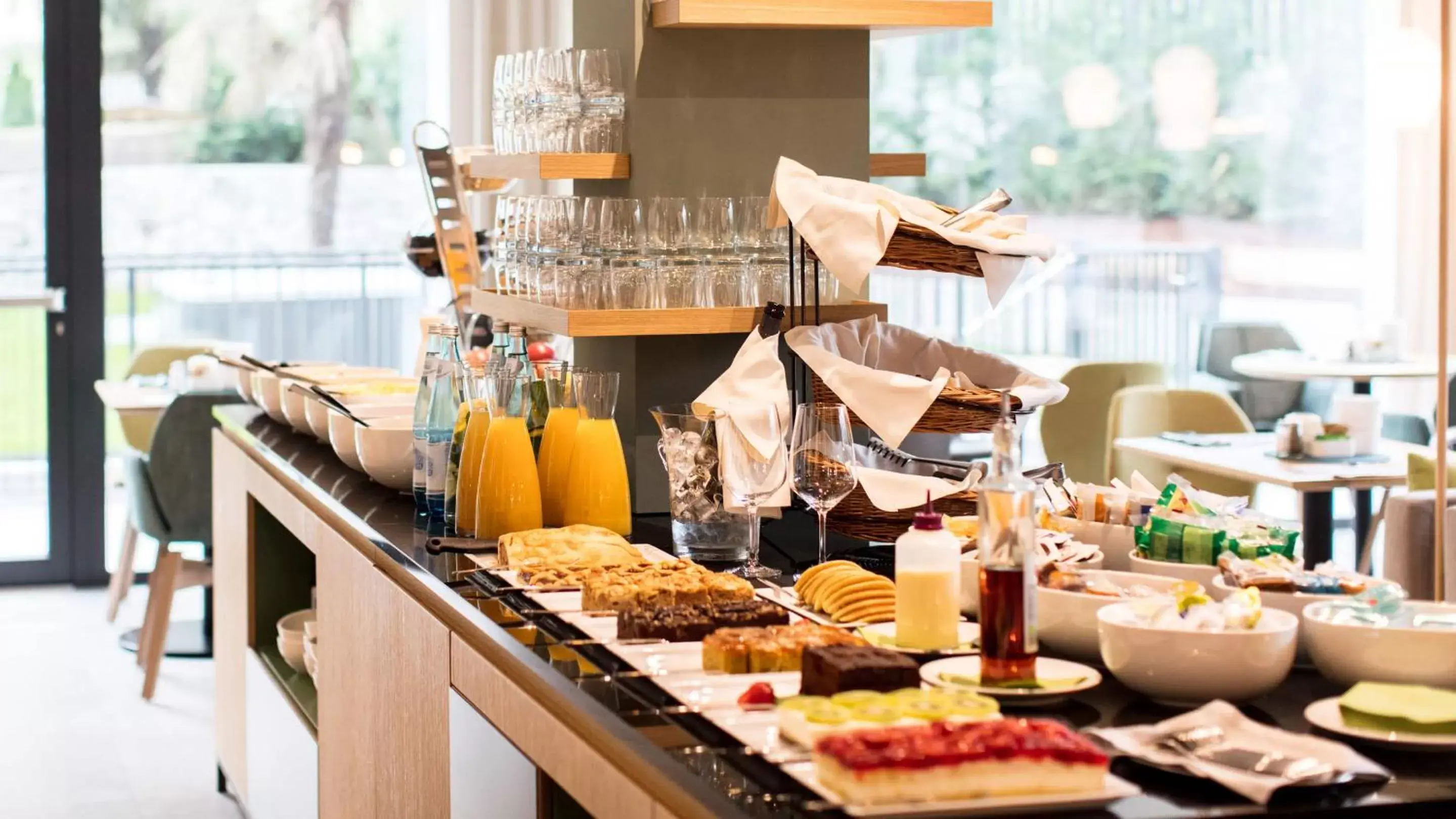 Buffet breakfast, Food in Flora Hotel & Suites