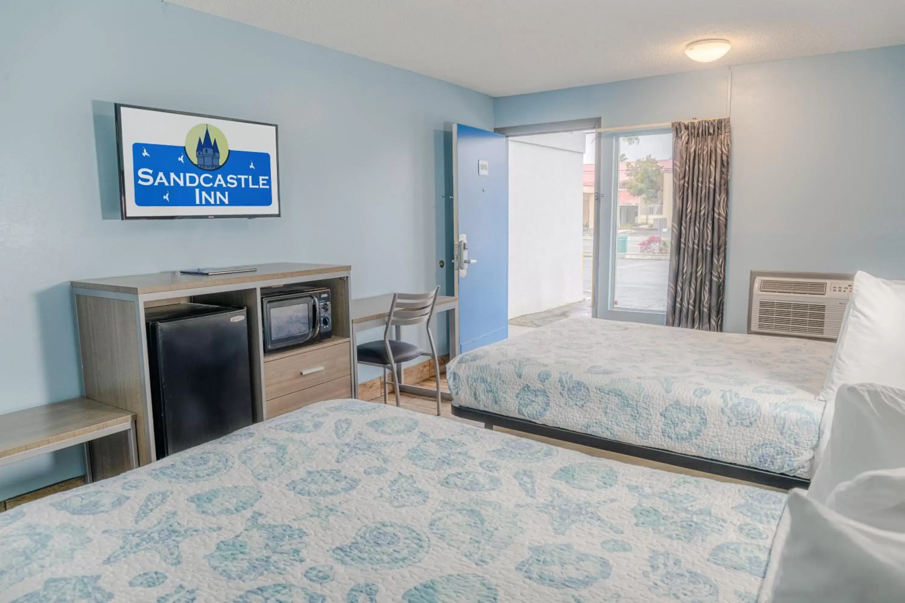 TV and multimedia, Bed in Sandcastle Inn TV and multimedia, Bed in Sandcastle Inn