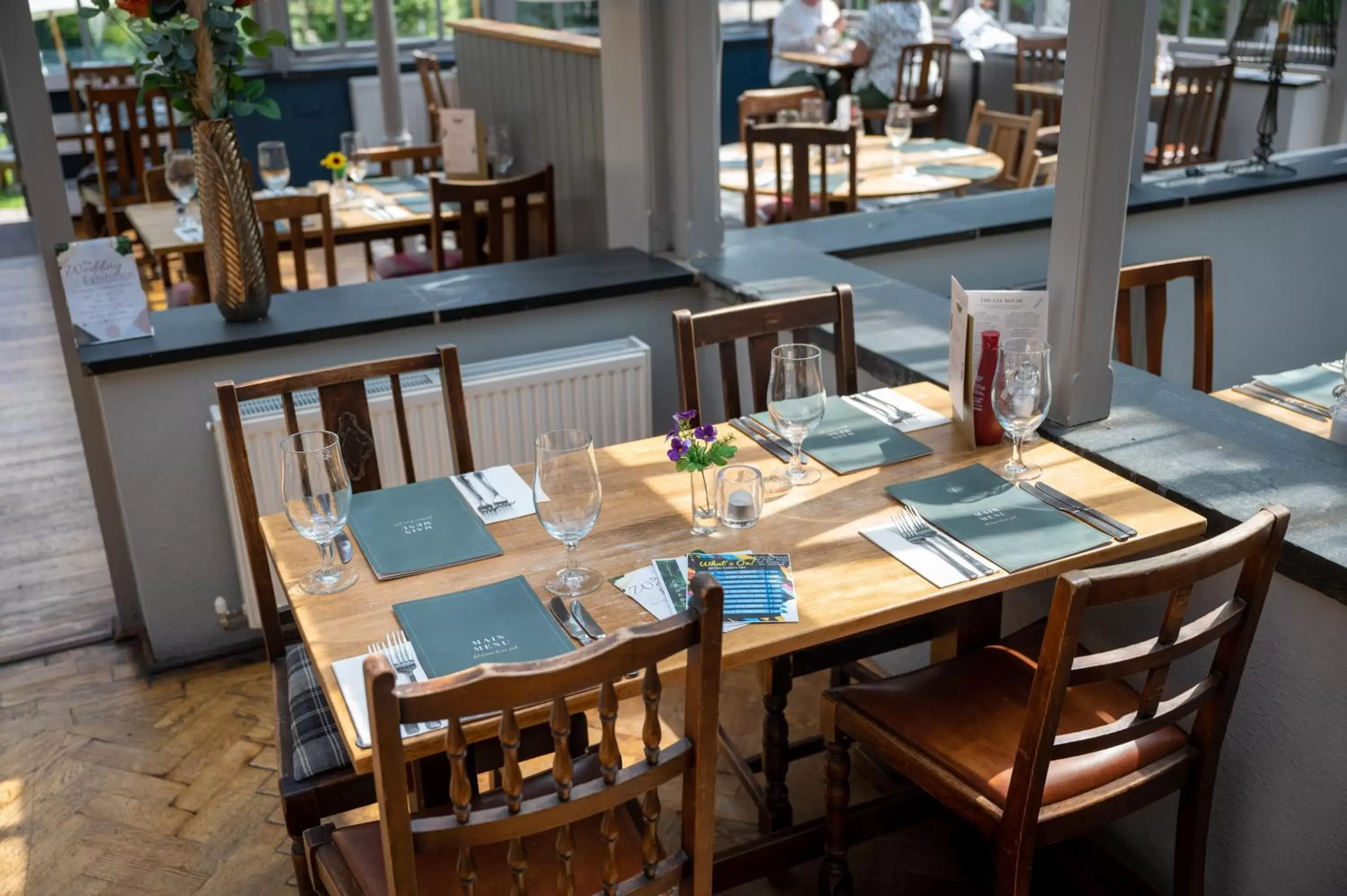 Restaurant/Places to Eat in Cedars Inn by Greene King Inns