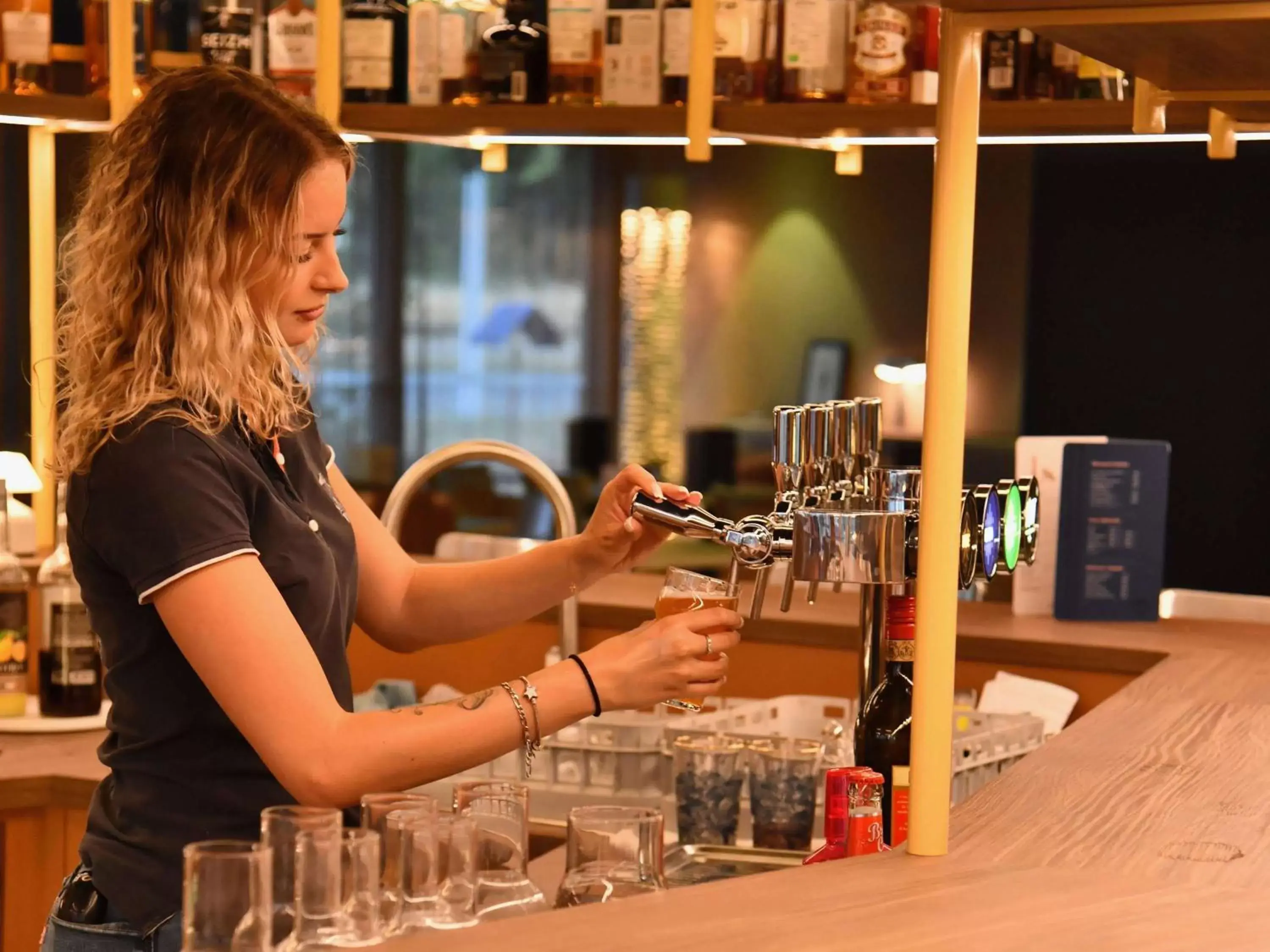 Lounge or bar in ibis Styles Nantes Reze Aéroport