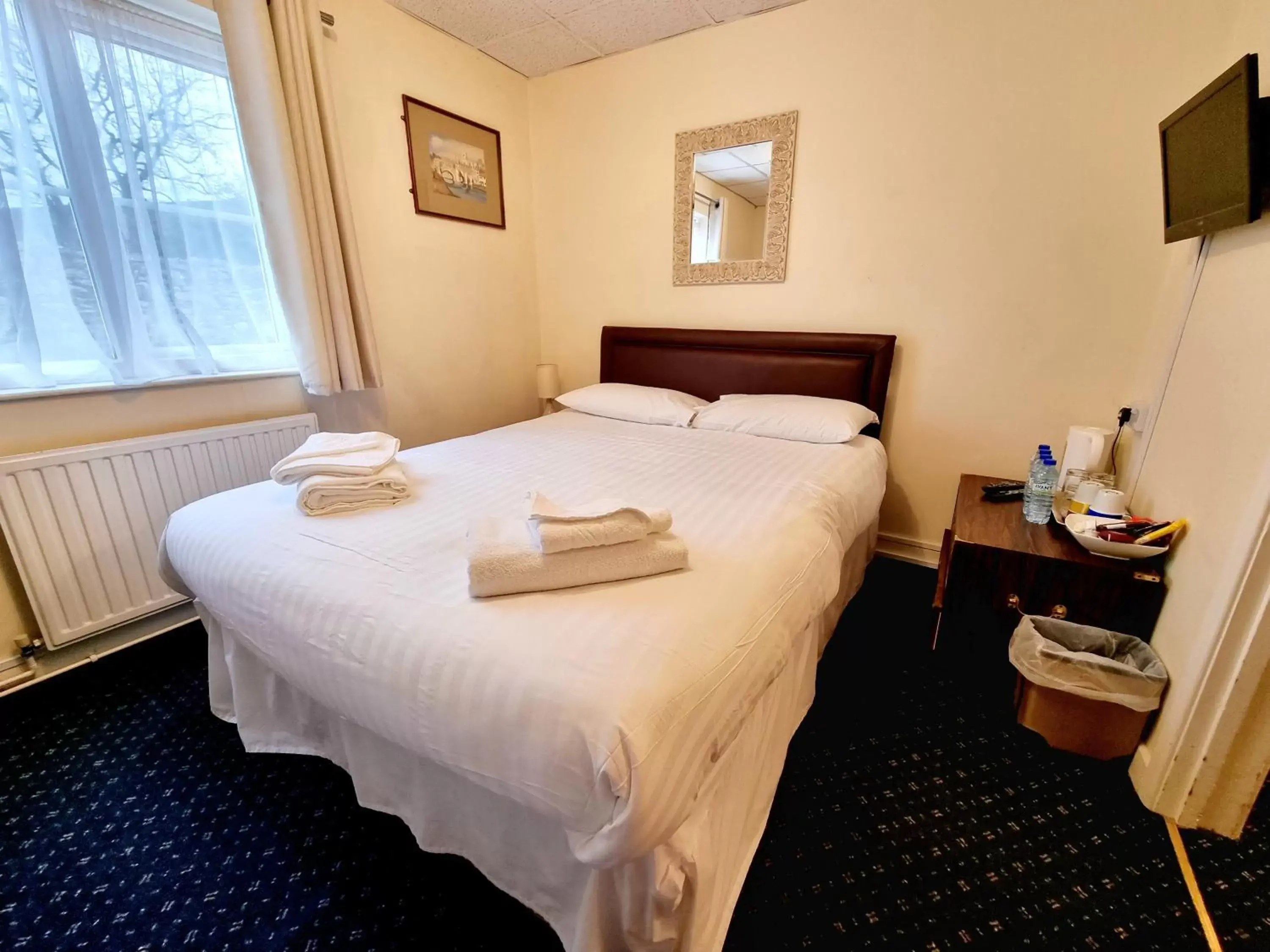 Family Room - single occupancy in The Sportsmans Inn Limited Family Room - single occupancy in The Sportsmans Inn Limited