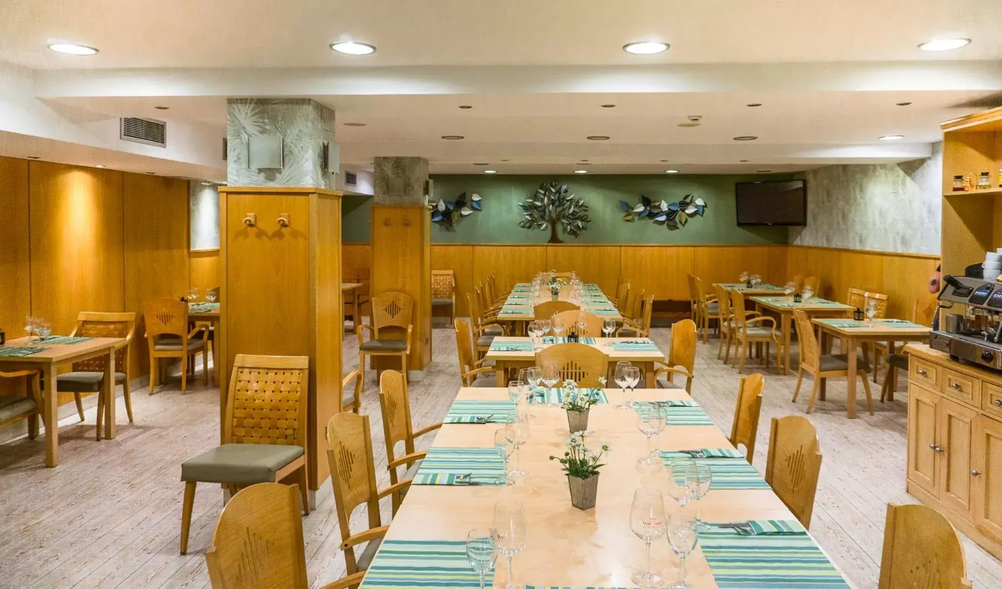 Property building, Restaurant/Places to Eat in Hotel Jaqués