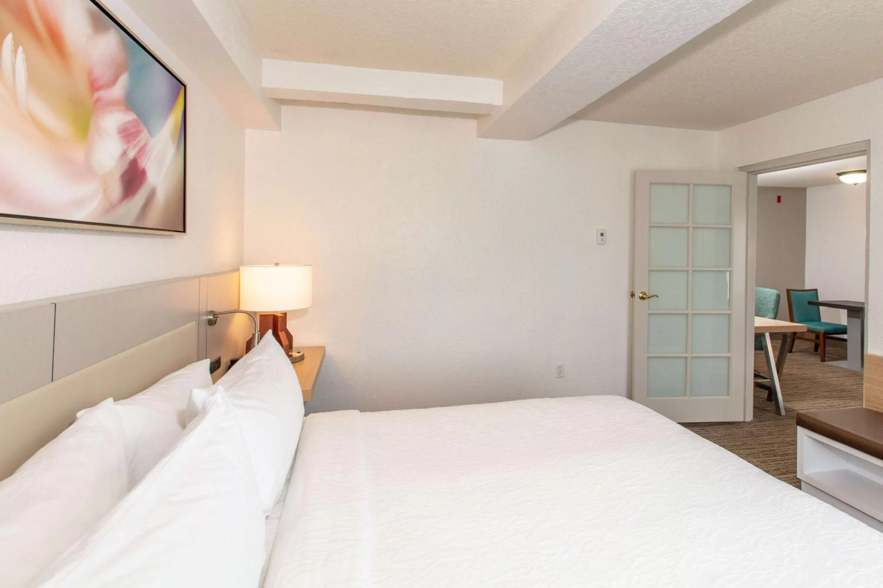 Bed in Hilton Garden Inn Jacksonville Airport