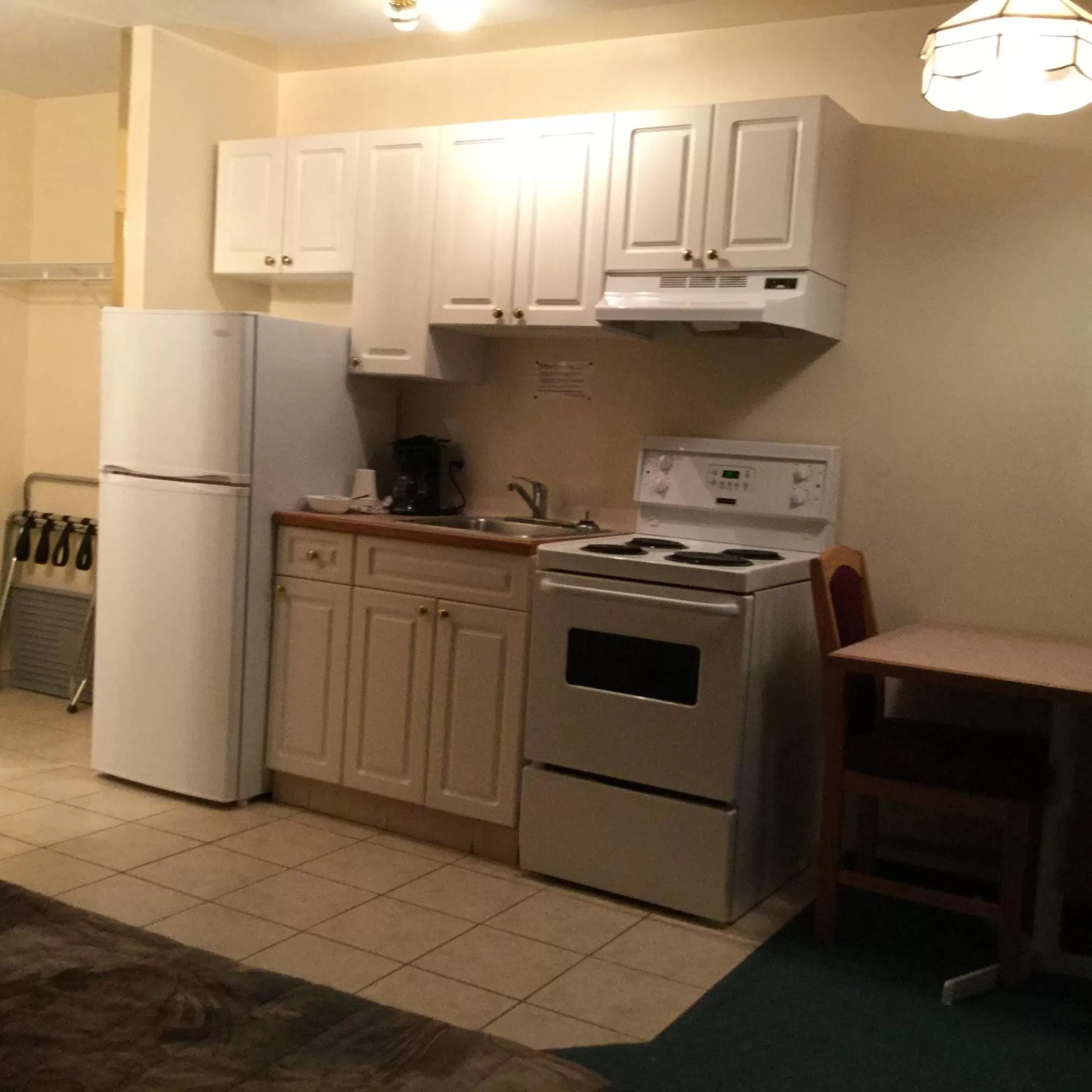 Kitchen or kitchenette, Kitchen/Kitchenette in Western Budget Motel East Red Deer