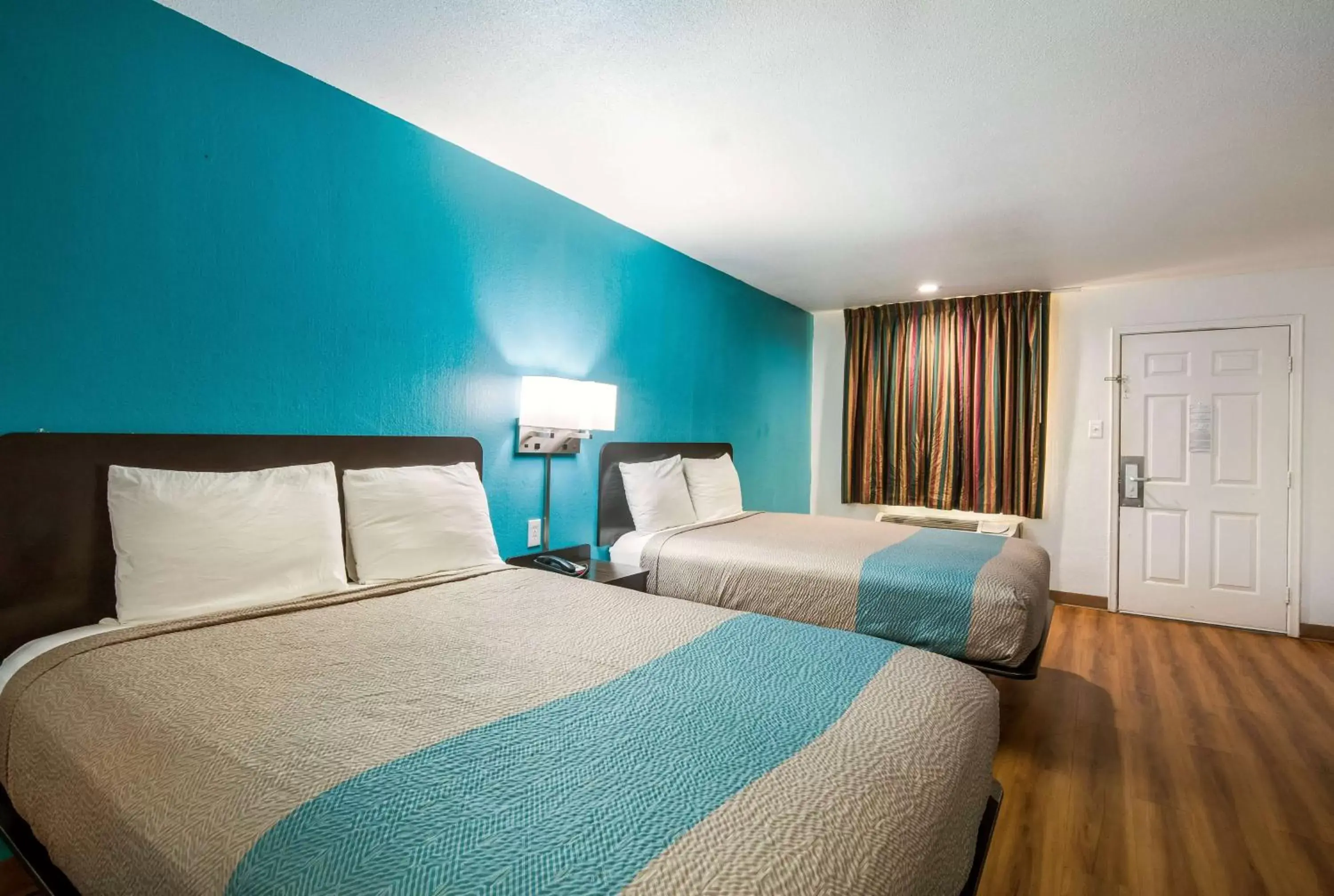 Photo of the whole room, Bed in Motel 6-Freeport, TX Photo of the whole room, Bed in Motel 6-Freeport, TX