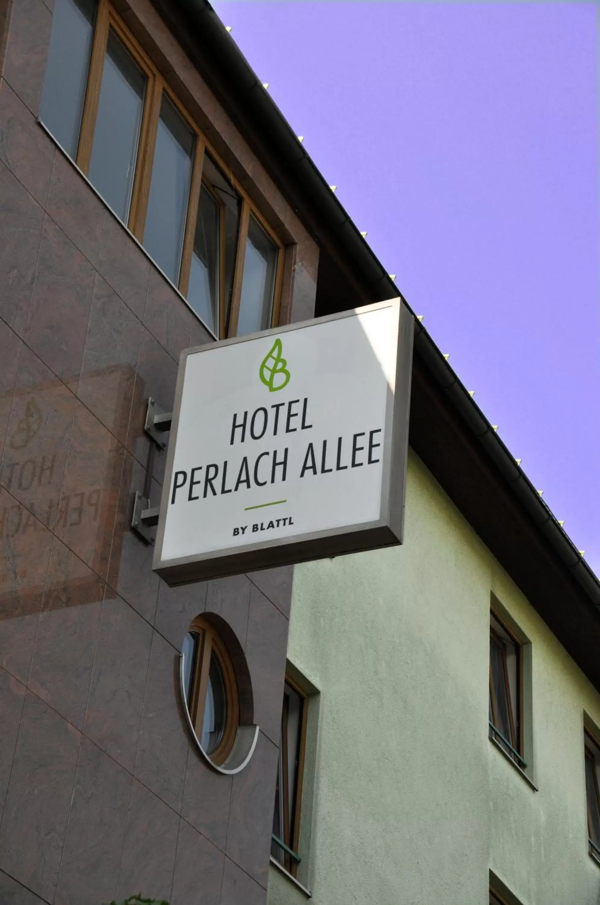 Property building in Hotel Perlach Allee by Blattl